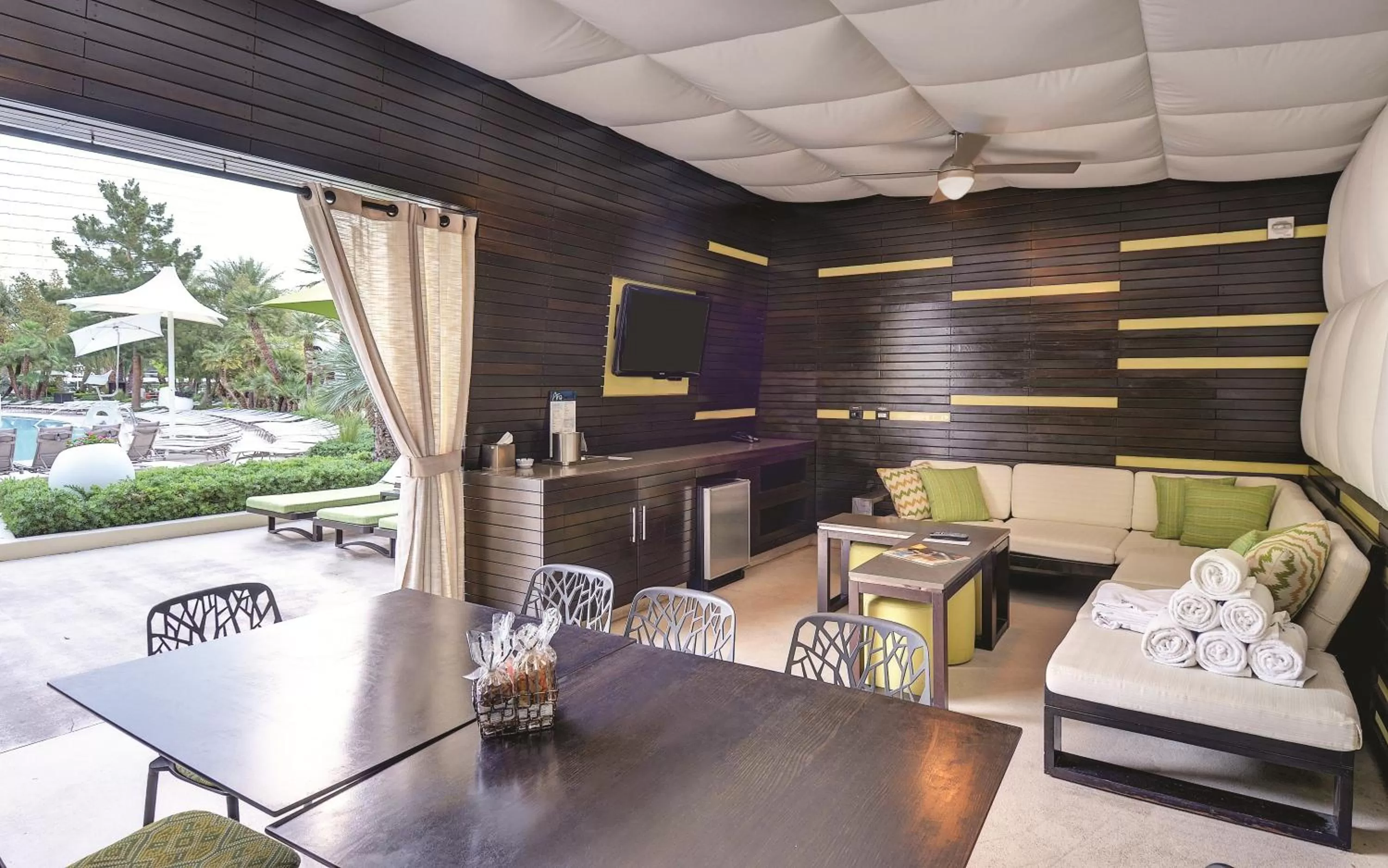 Swimming pool in ARIA Resort & Casino