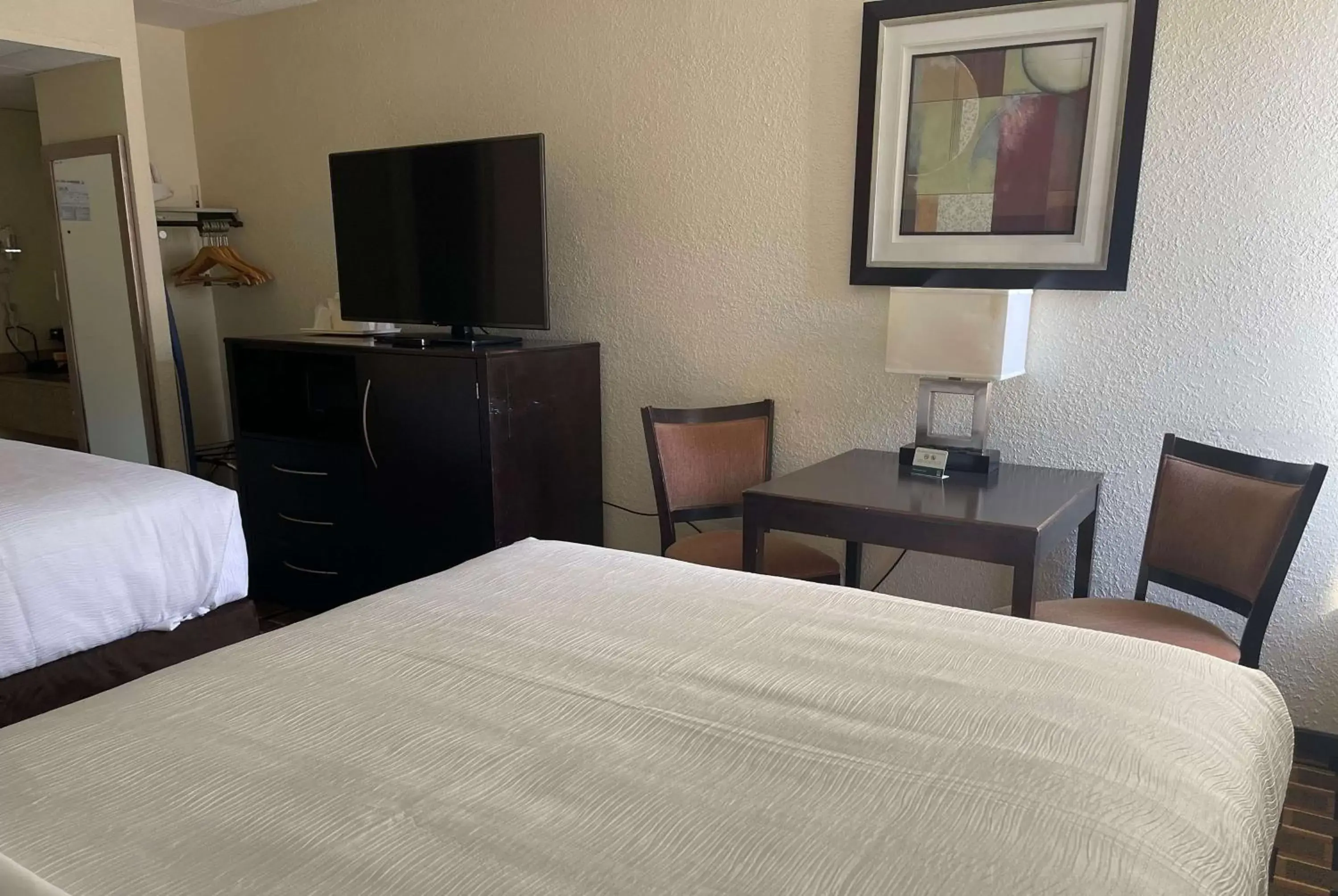 Photo of the whole room, Bed in Baymont by Wyndham Scranton Dunmore Photo of the whole room, Bed in Baymont by Wyndham Scranton Dunmore