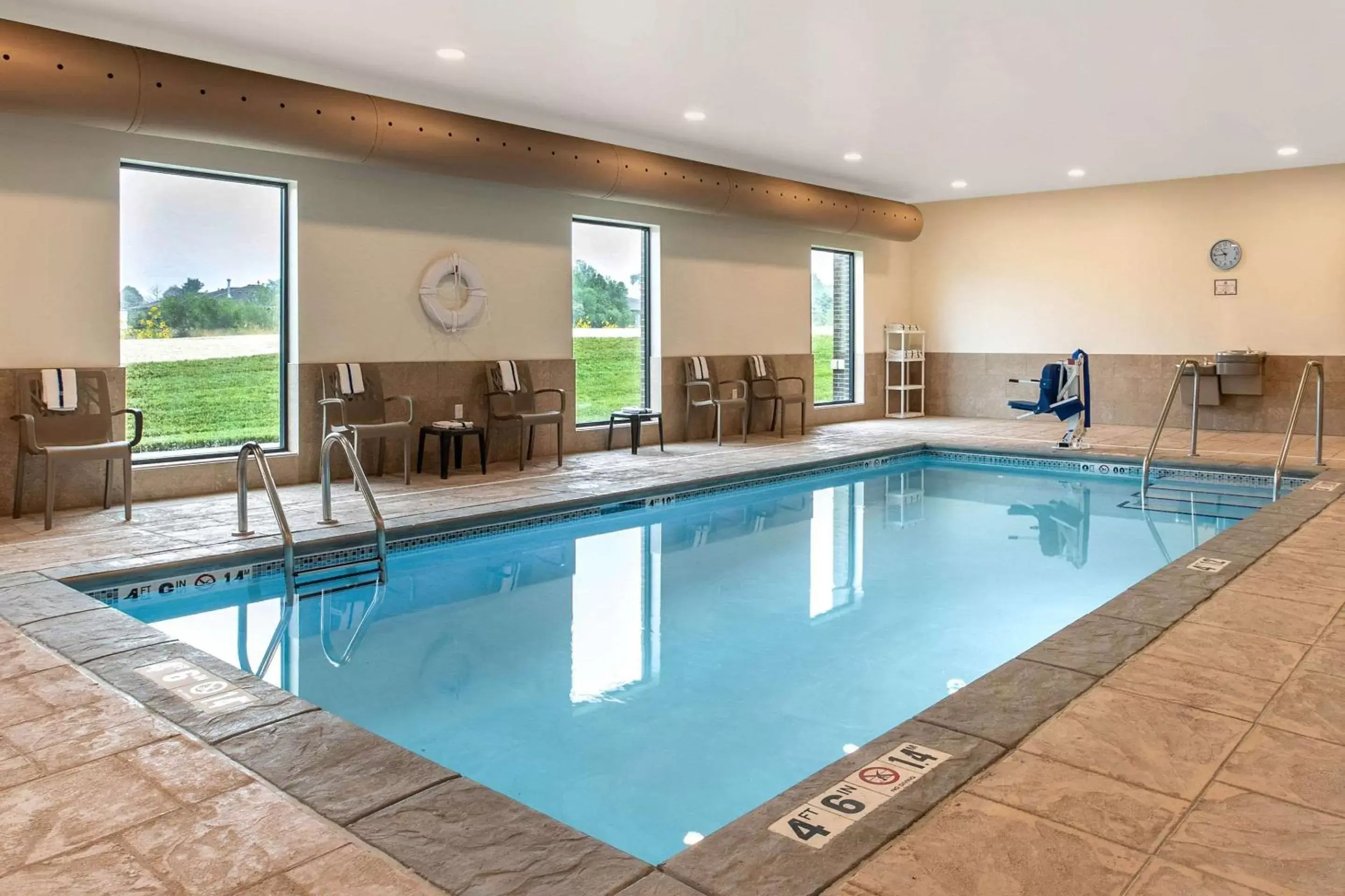 Bathroom, Swimming Pool in Comfort Inn and Suites Ames near ISU Campus