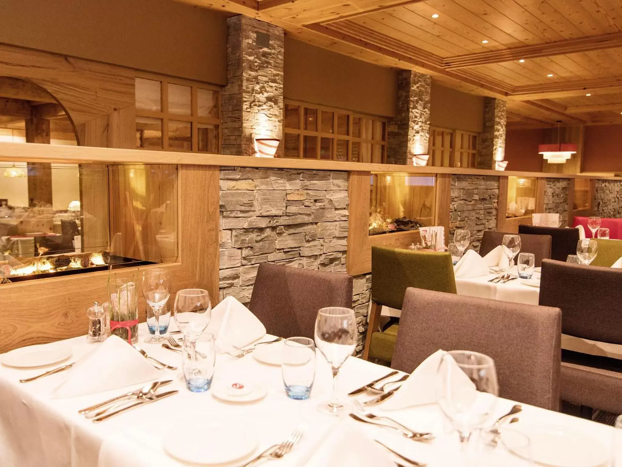Restaurant/Places to Eat in Sunstar Hotel & SPA Davos