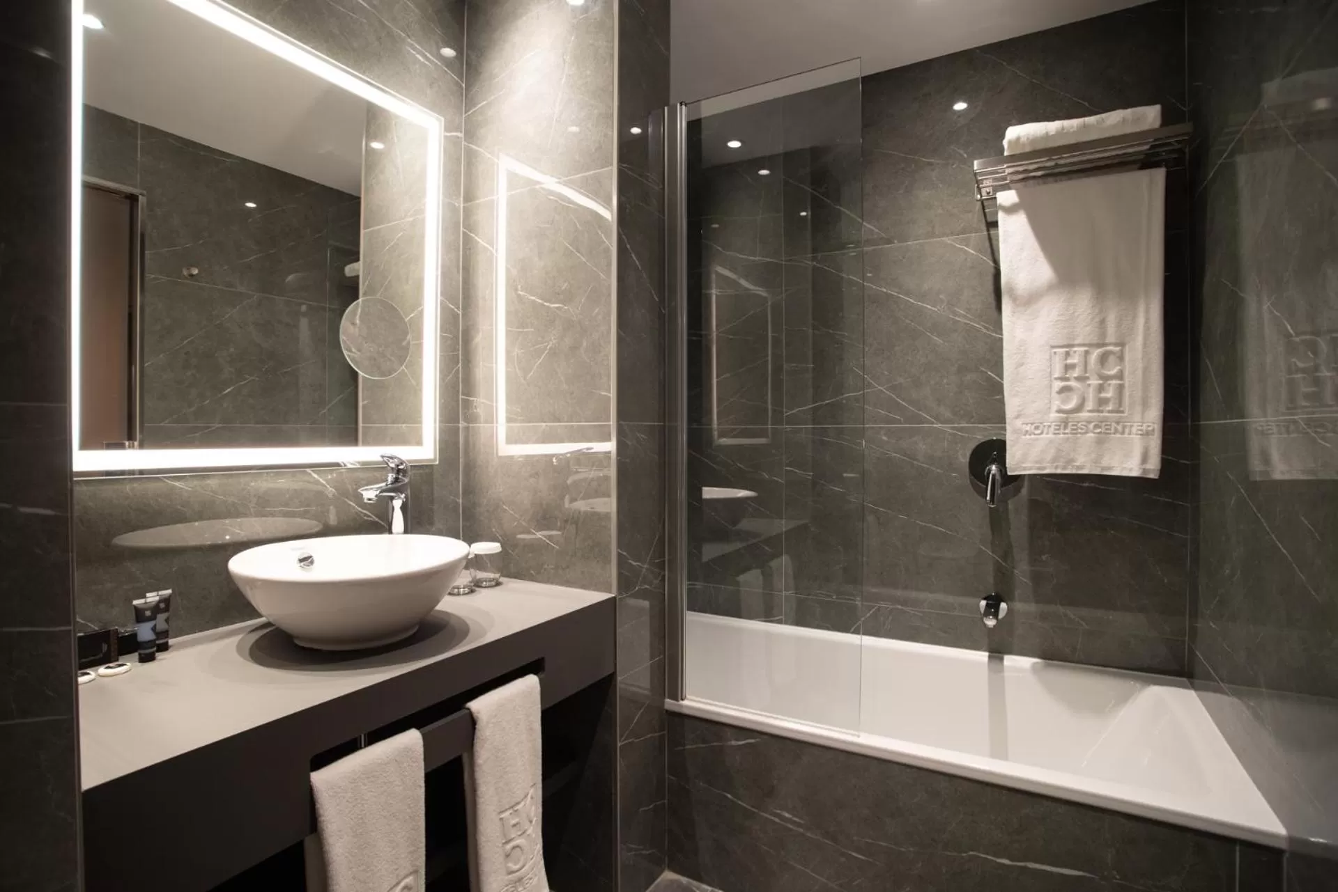 Bathroom in Hotel Granada Center