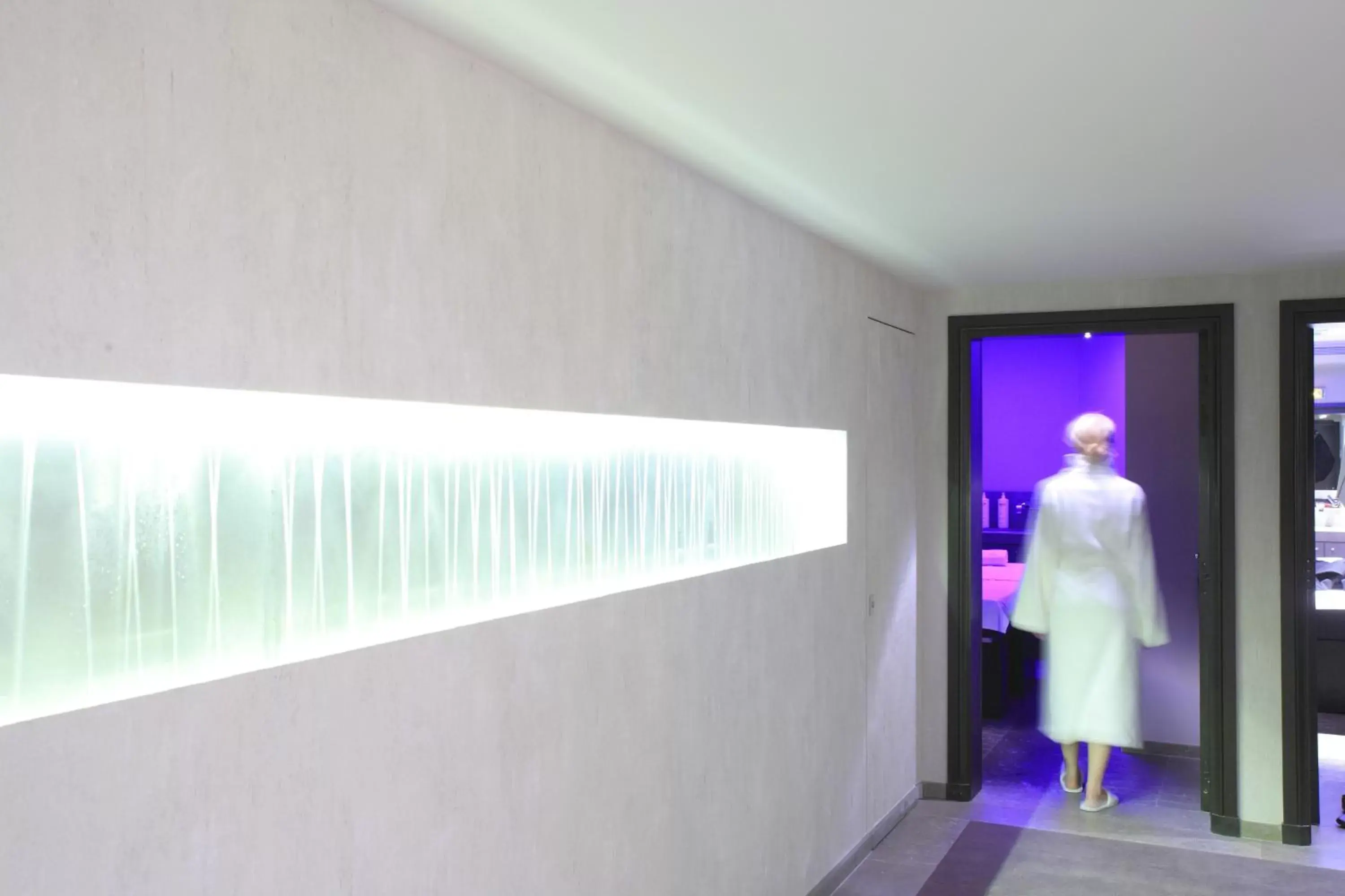 Spa and wellness centre/facilities in Le Pavillon de la Reine & Spa, Place des Vosges Spa and wellness centre/facilities in Le Pavillon de la Reine & Spa, Place des Vosges