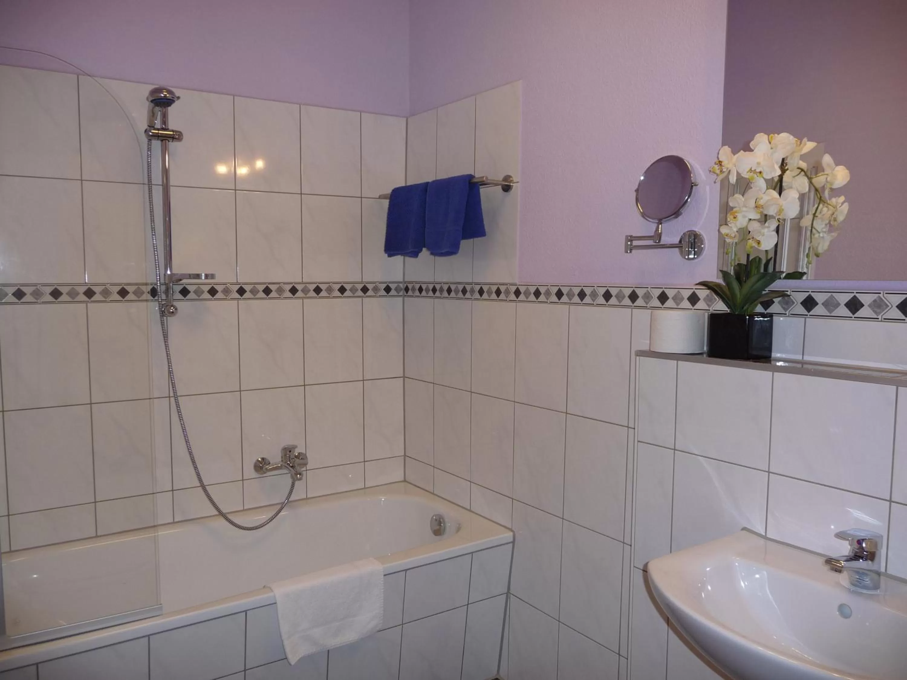 Shower in Hotel am Schützenberg