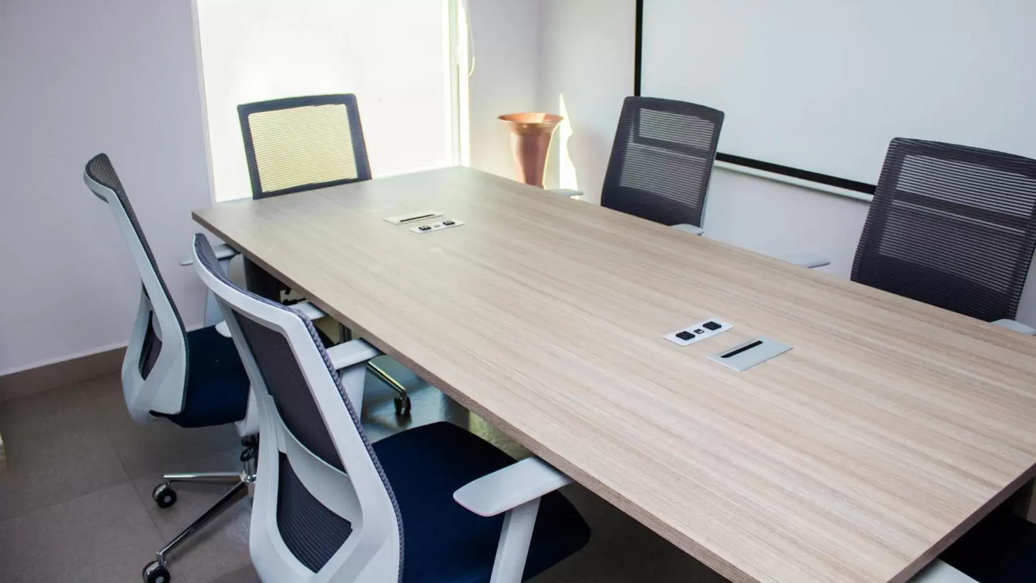 Meeting/conference room, Dining Area in Holiday Inn Express Culiacan, an IHG Hotel