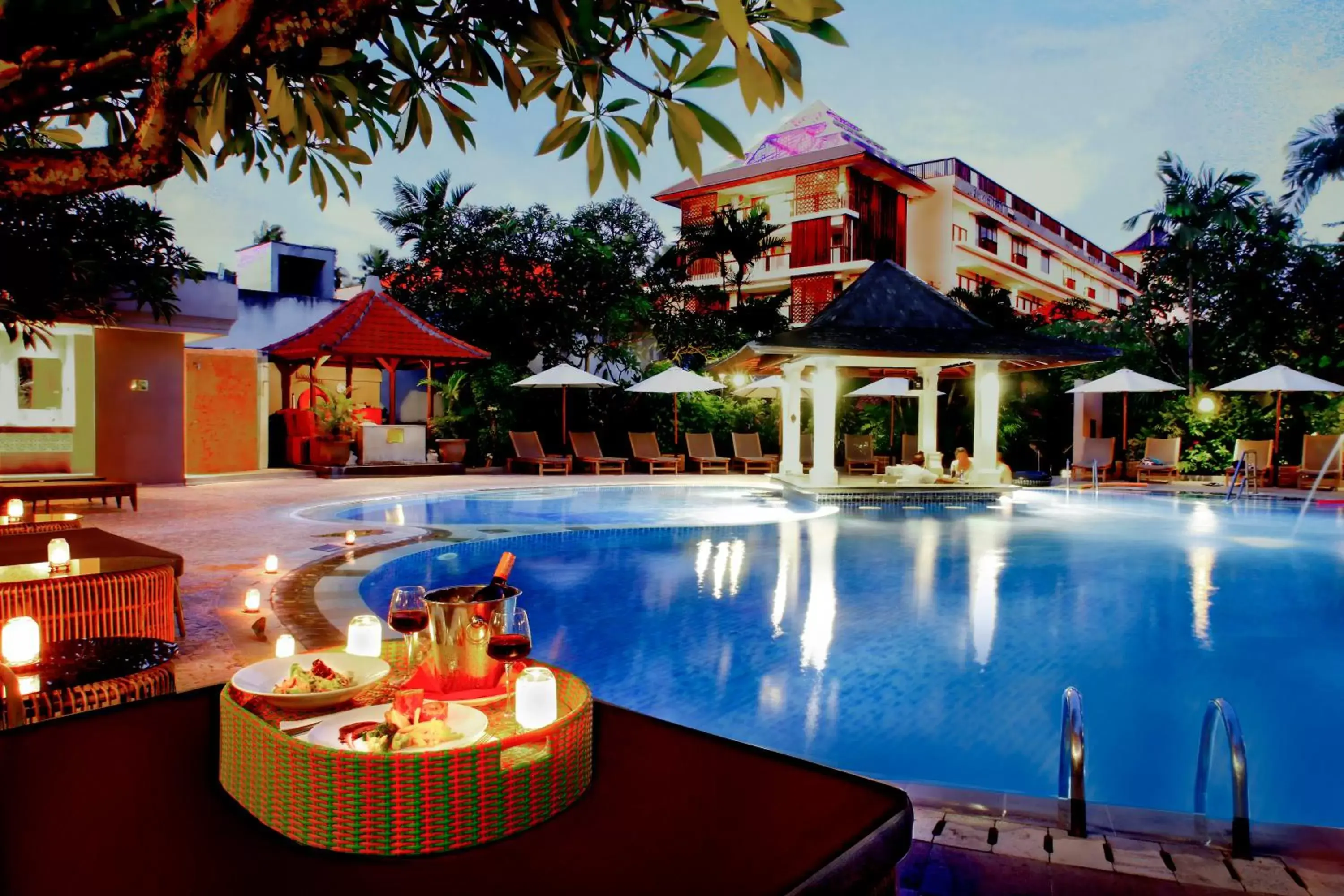 Swimming Pool in Puri Raja Hotel