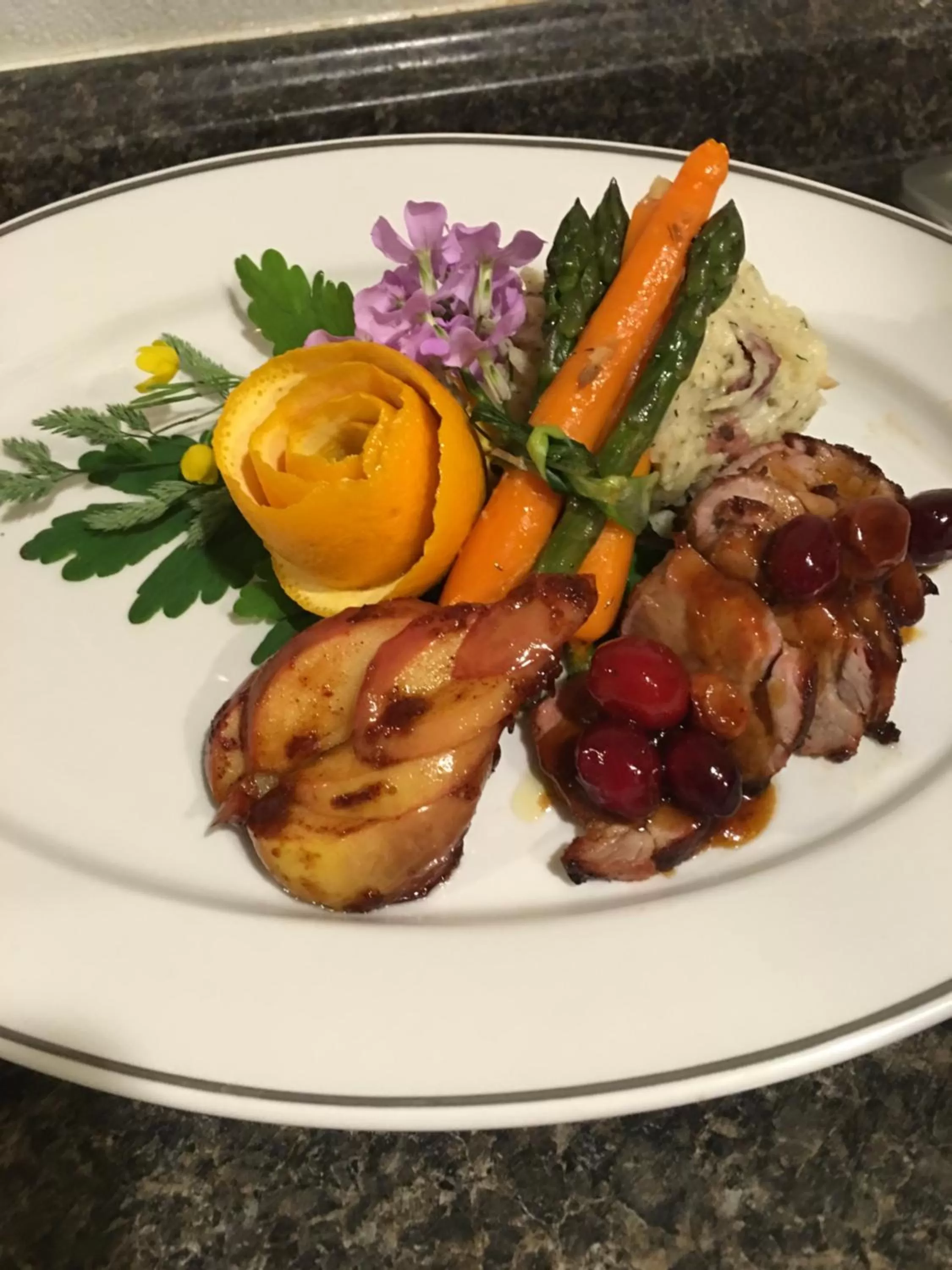 Restaurant/places to eat in Henderson Castle Inn