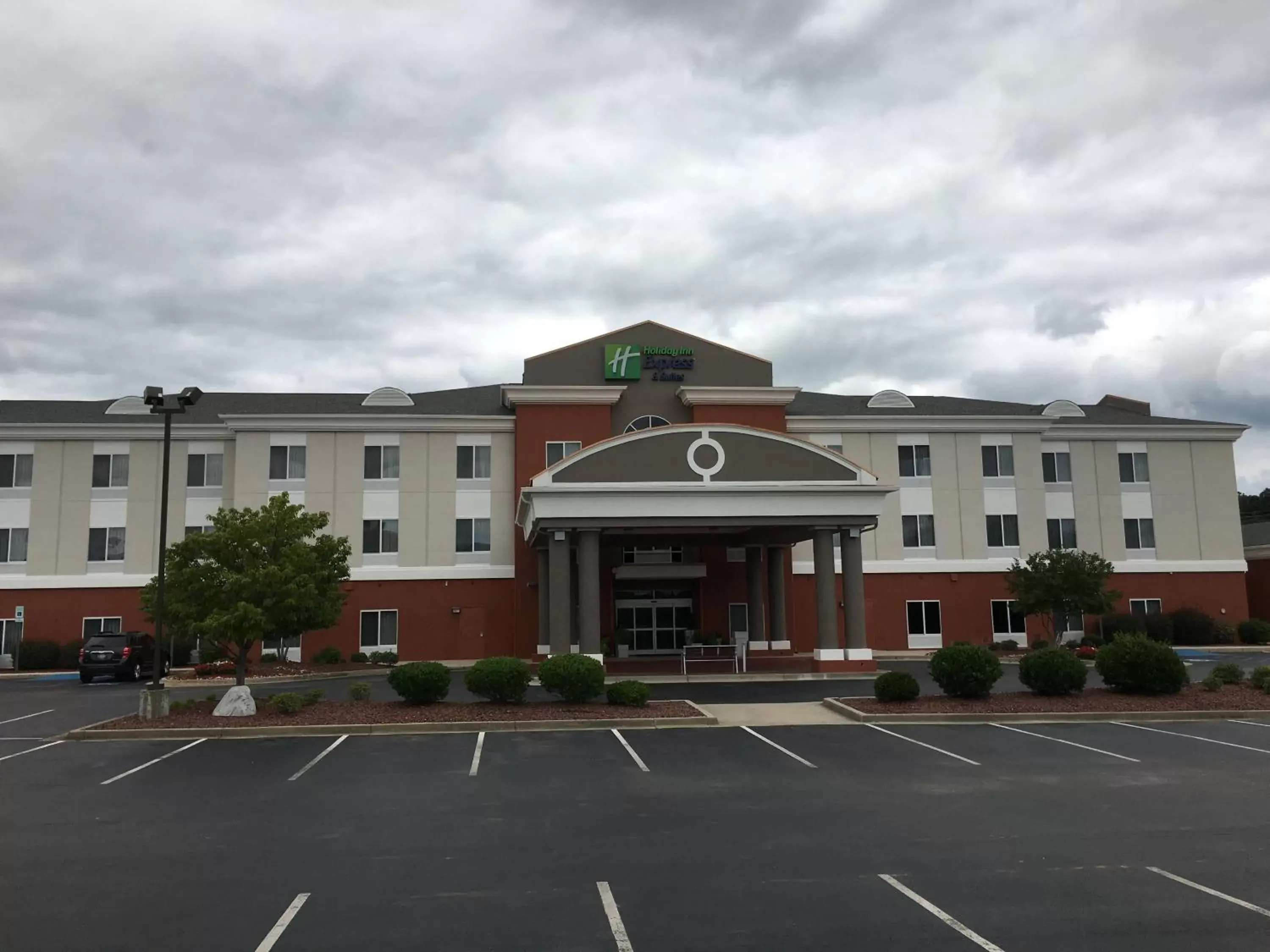 Property building in Holiday Inn Express Hotel & Suites Athens by IHG Property building in Holiday Inn Express Hotel & Suites Athens by IHG