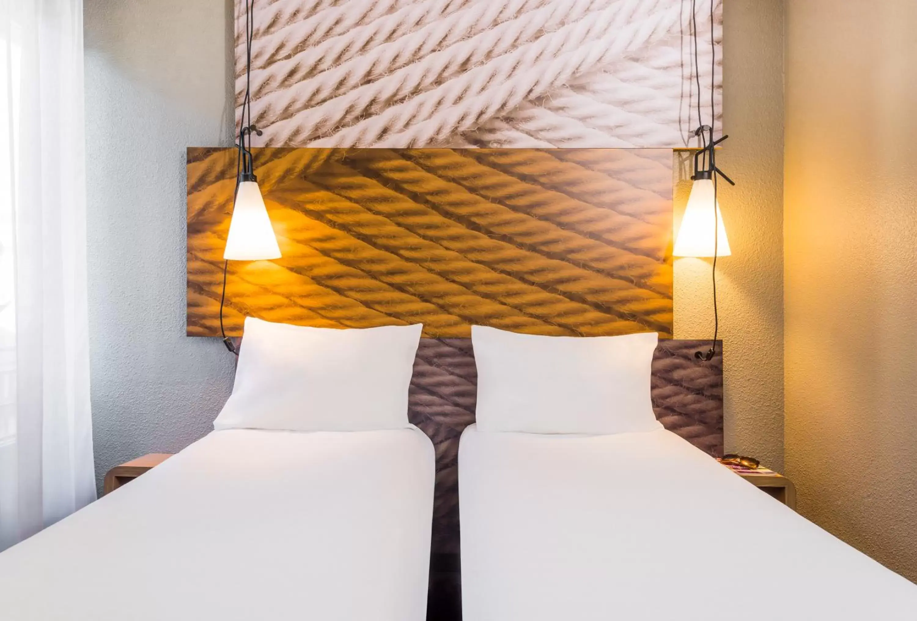 Bedroom, Bed in ibis Clichy Centre Mairie Bedroom, Bed in ibis Clichy Centre Mairie