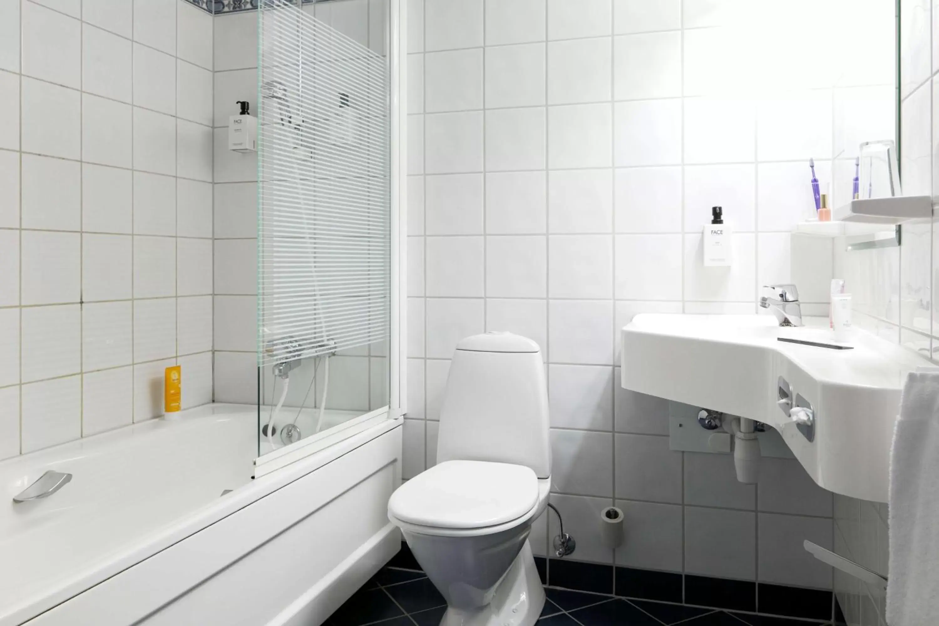 Bathroom in Scandic Neptun