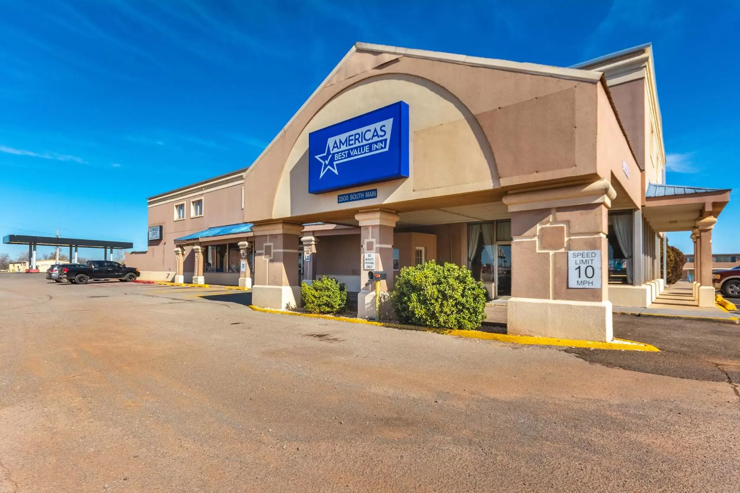 Facade/entrance, Property Building in Americas Best Value Inn of Elk City