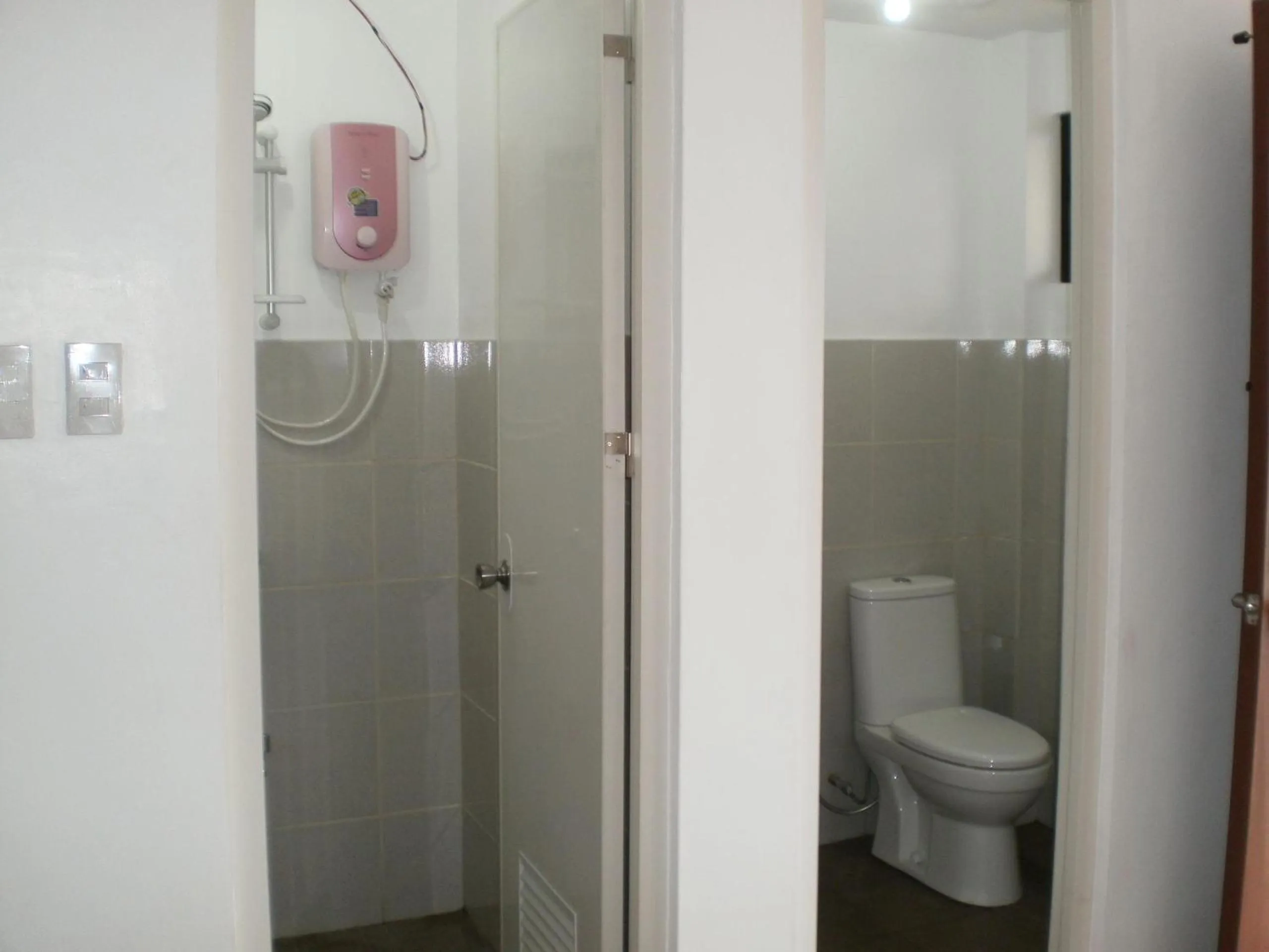 Bathroom in The Palines Apartment Hotel near Brittany Palazzo, Evia Mall Alabang