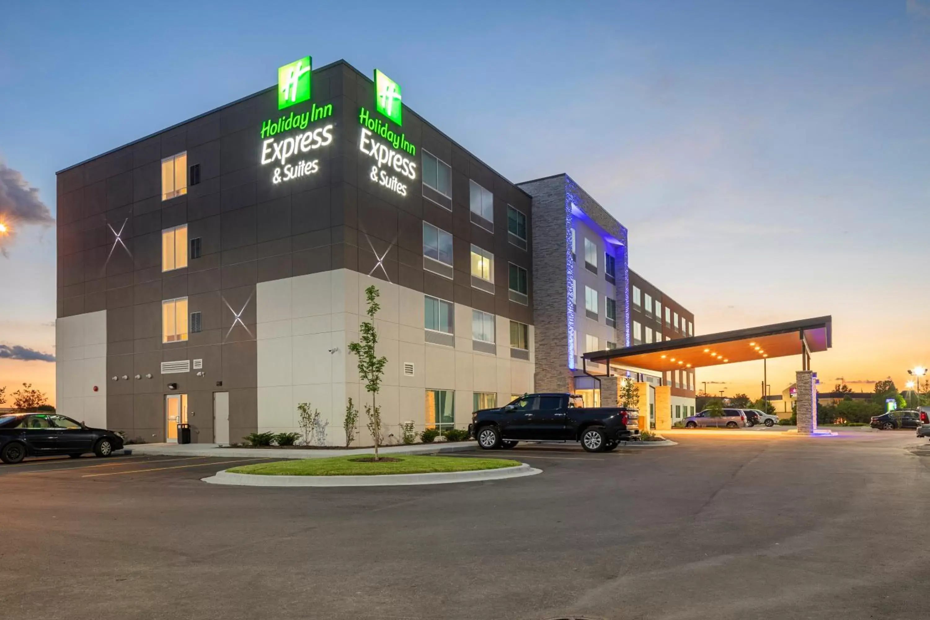 Property Building in Holiday Inn Express & Suites - Bourbonnais East - Bradley, an IHG Hotel