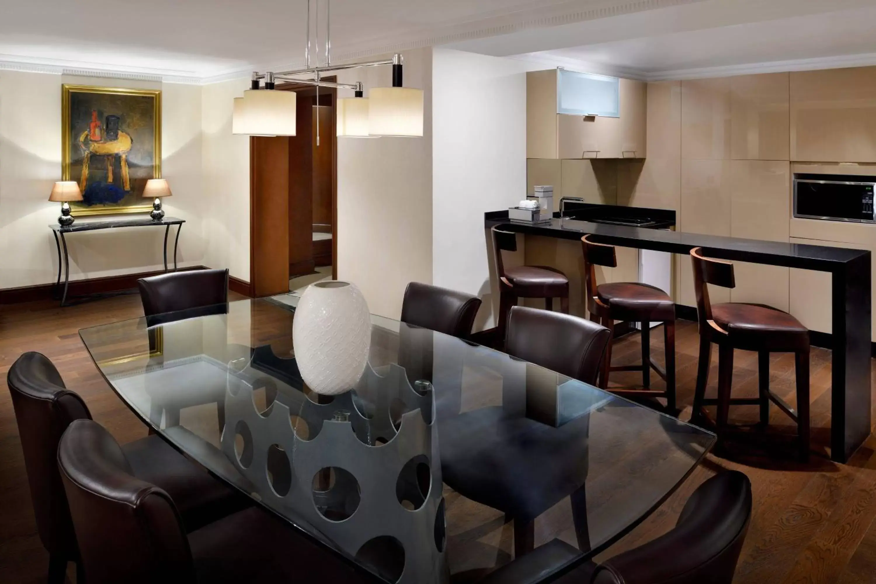 Kitchen or kitchenette, Lounge/Bar in Dead Sea Marriott Resort & Spa