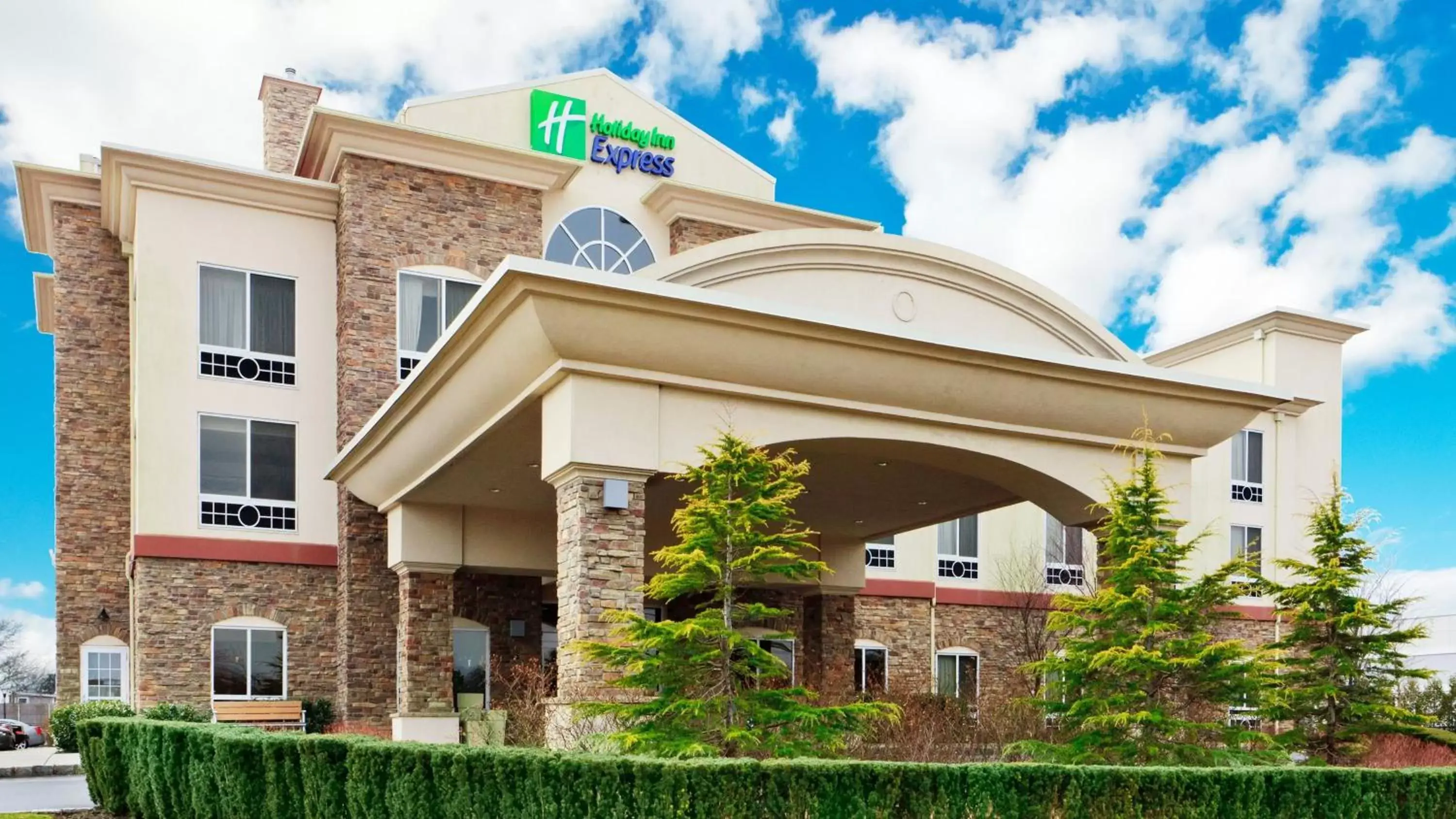 Property building in Holiday Inn Express Hotel & Suites East End, an IHG Hotel