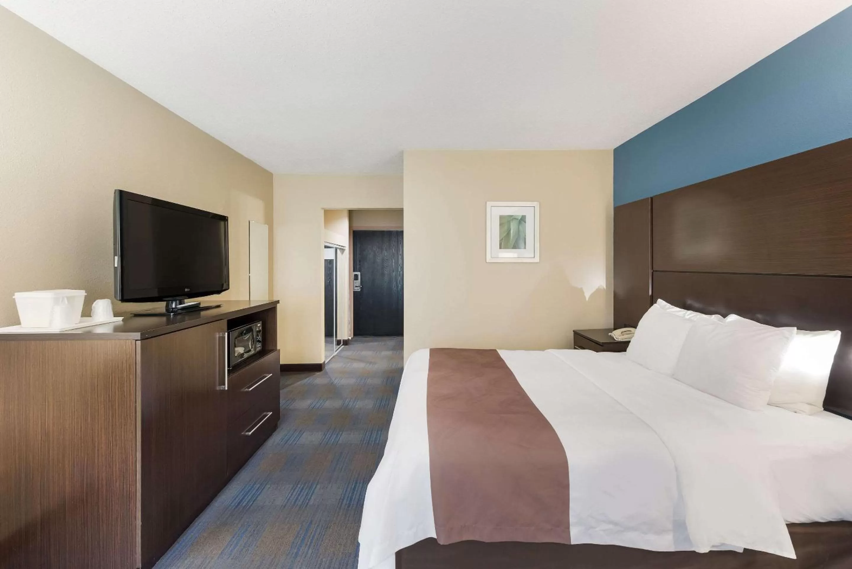 Bedroom, Bed in Quality Inn Upper Sandusky