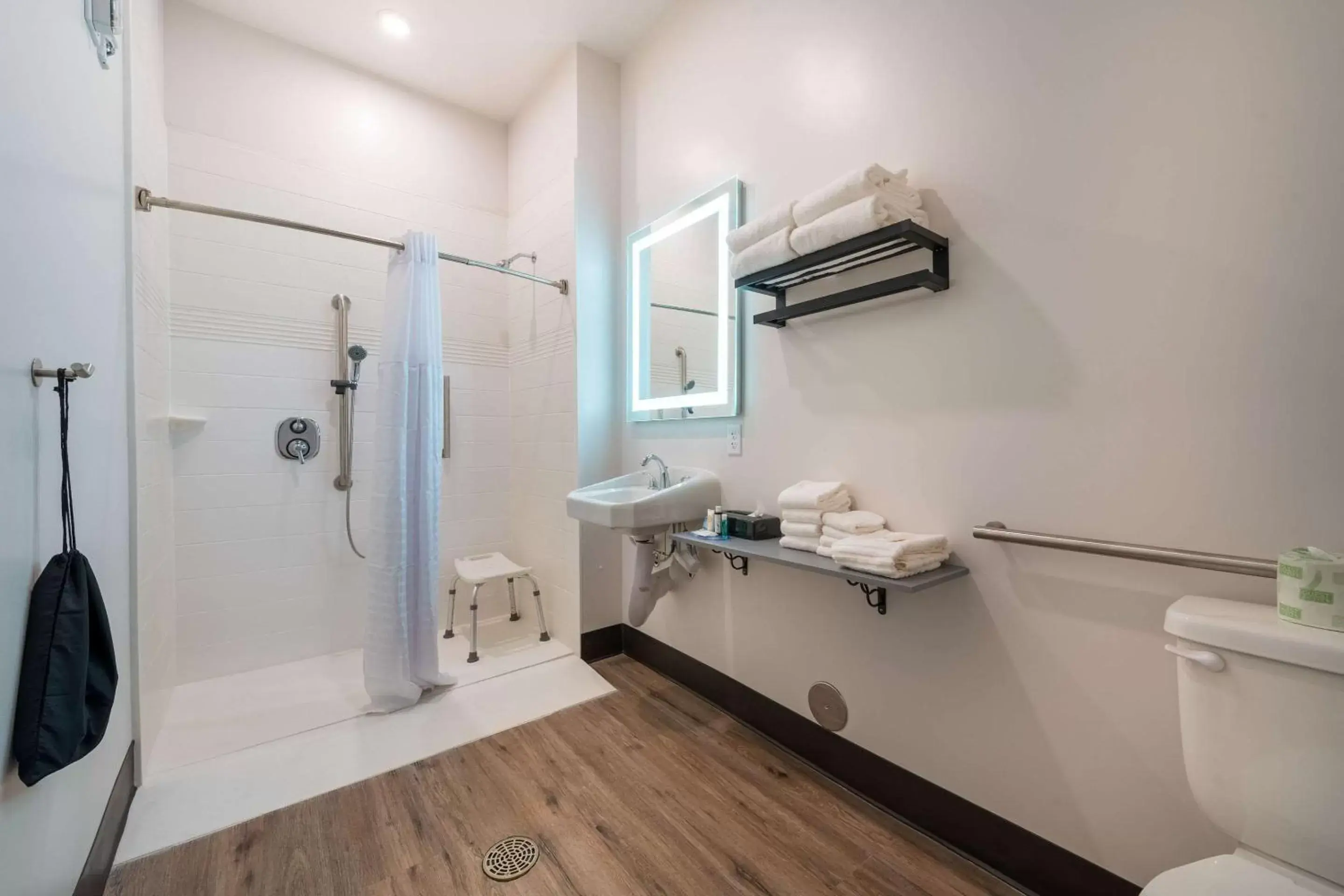 Bedroom, Bathroom in MainStay Suites Colorado Springs East - Medical Center Area