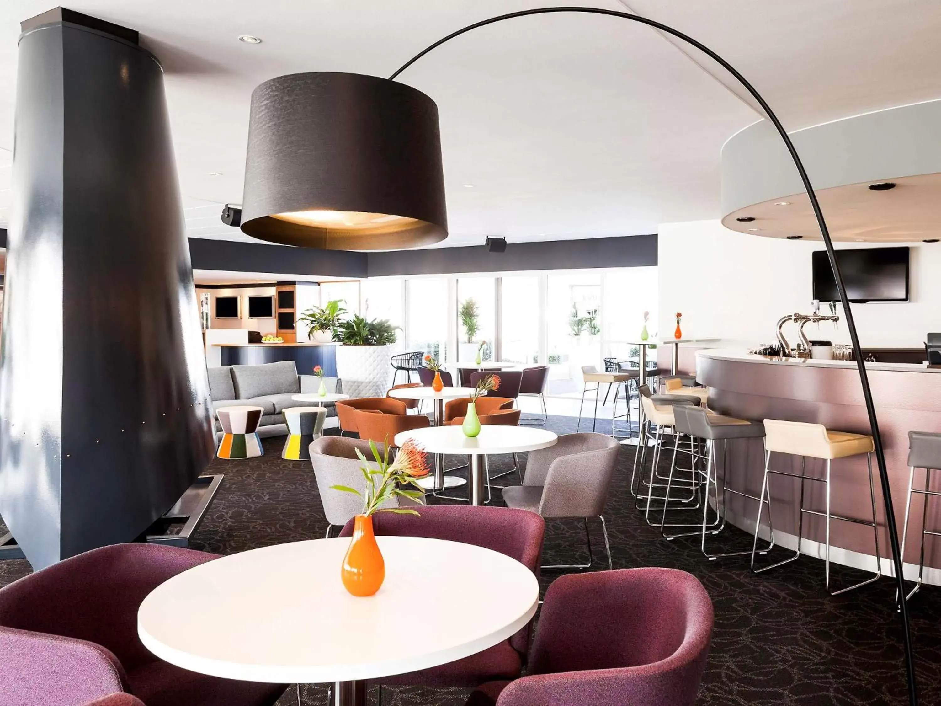 Lounge or bar, Restaurant/Places to Eat in Novotel Breda