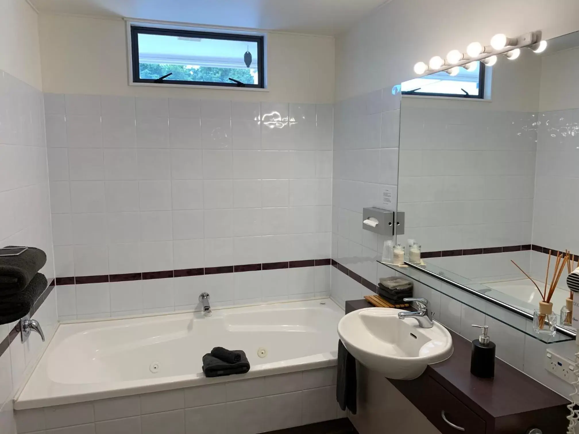 Spa and wellness centre/facilities, Bathroom in Academy Motor Inn