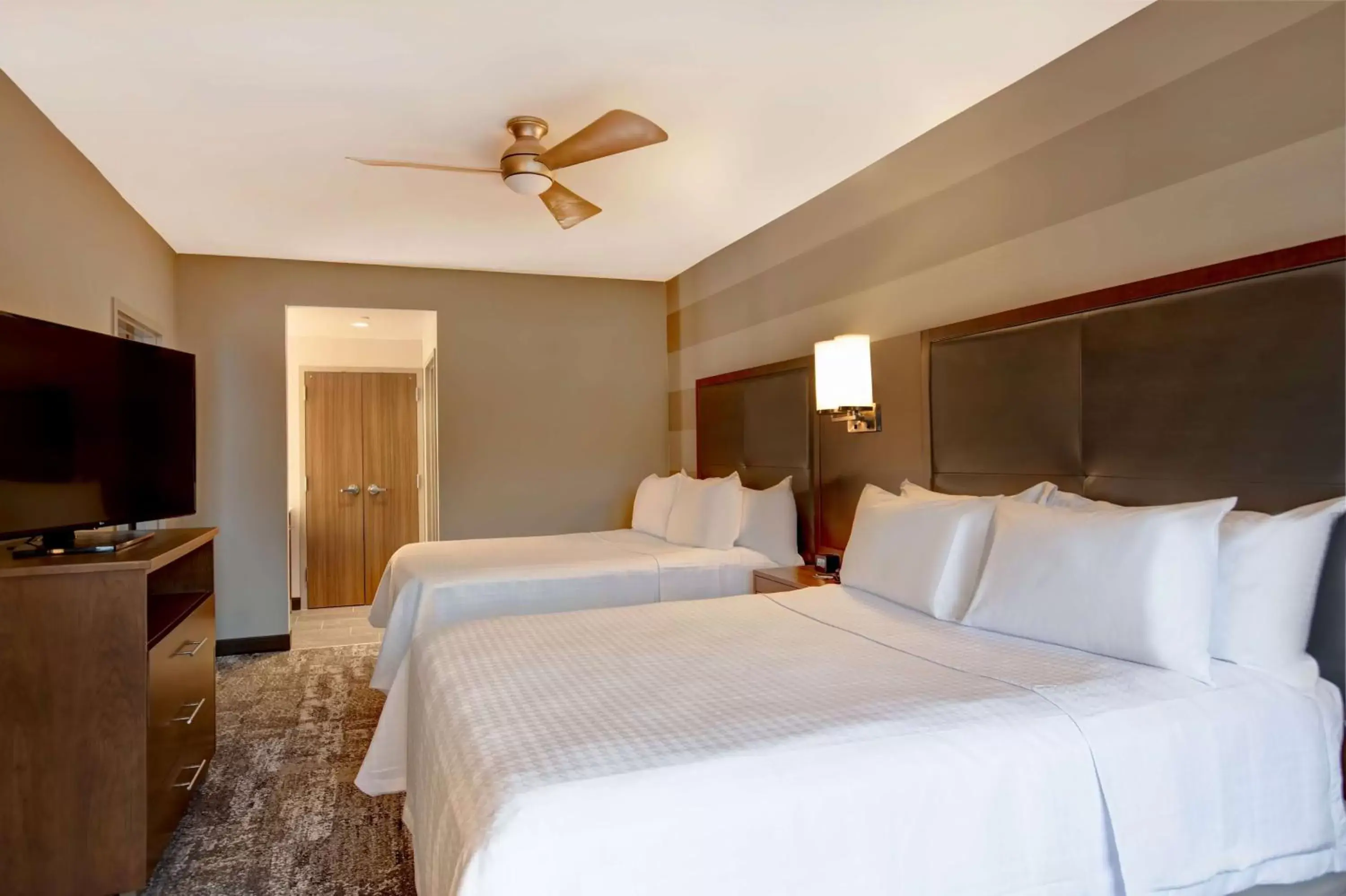 Bedroom, Bed in Homewood Suites By Hilton Summerville