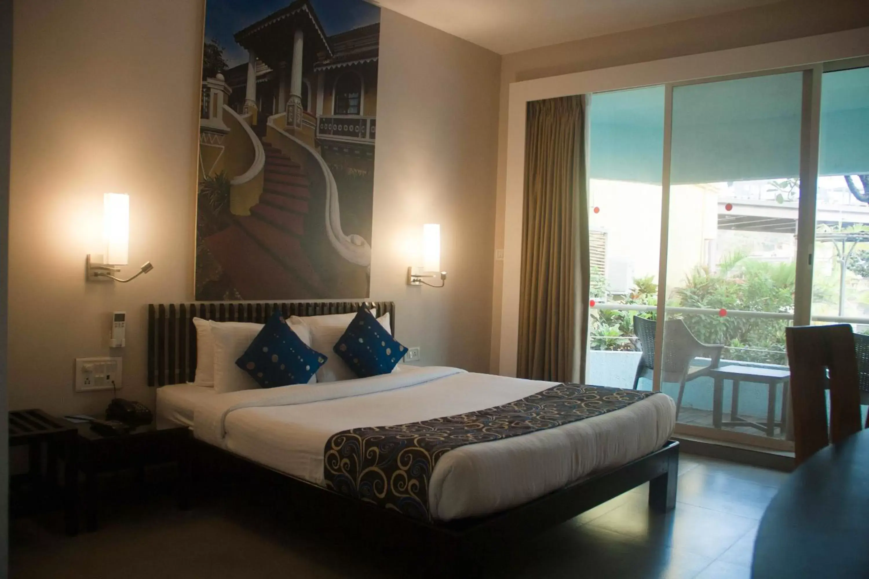 Bedroom, Bed in Whispering Palms Beach Resort
