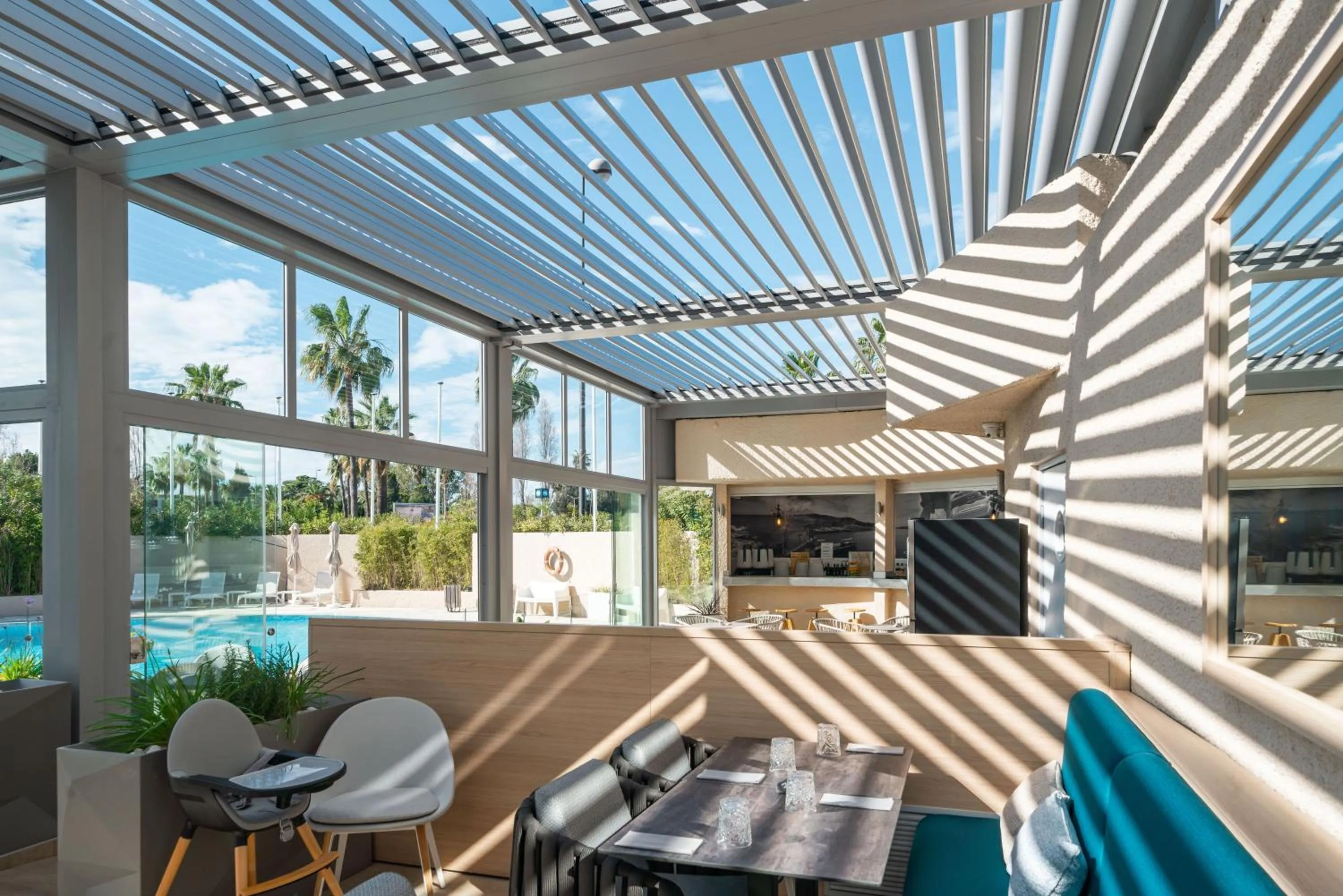 Swimming pool in Radisson Hotel Nice Airport