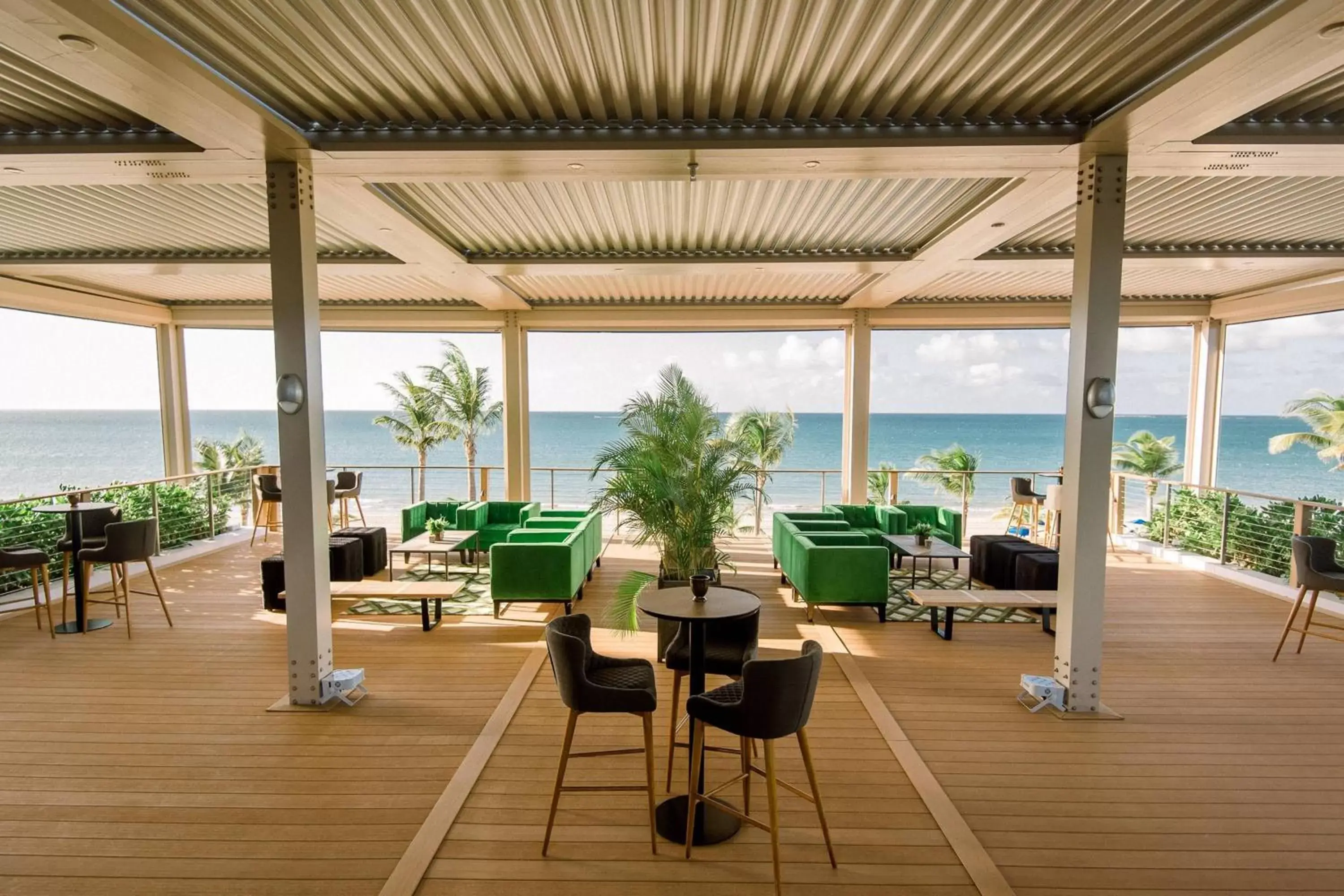 Meeting/conference room, Restaurant/Places to Eat in Courtyard by Marriott Isla Verde Beach Resort