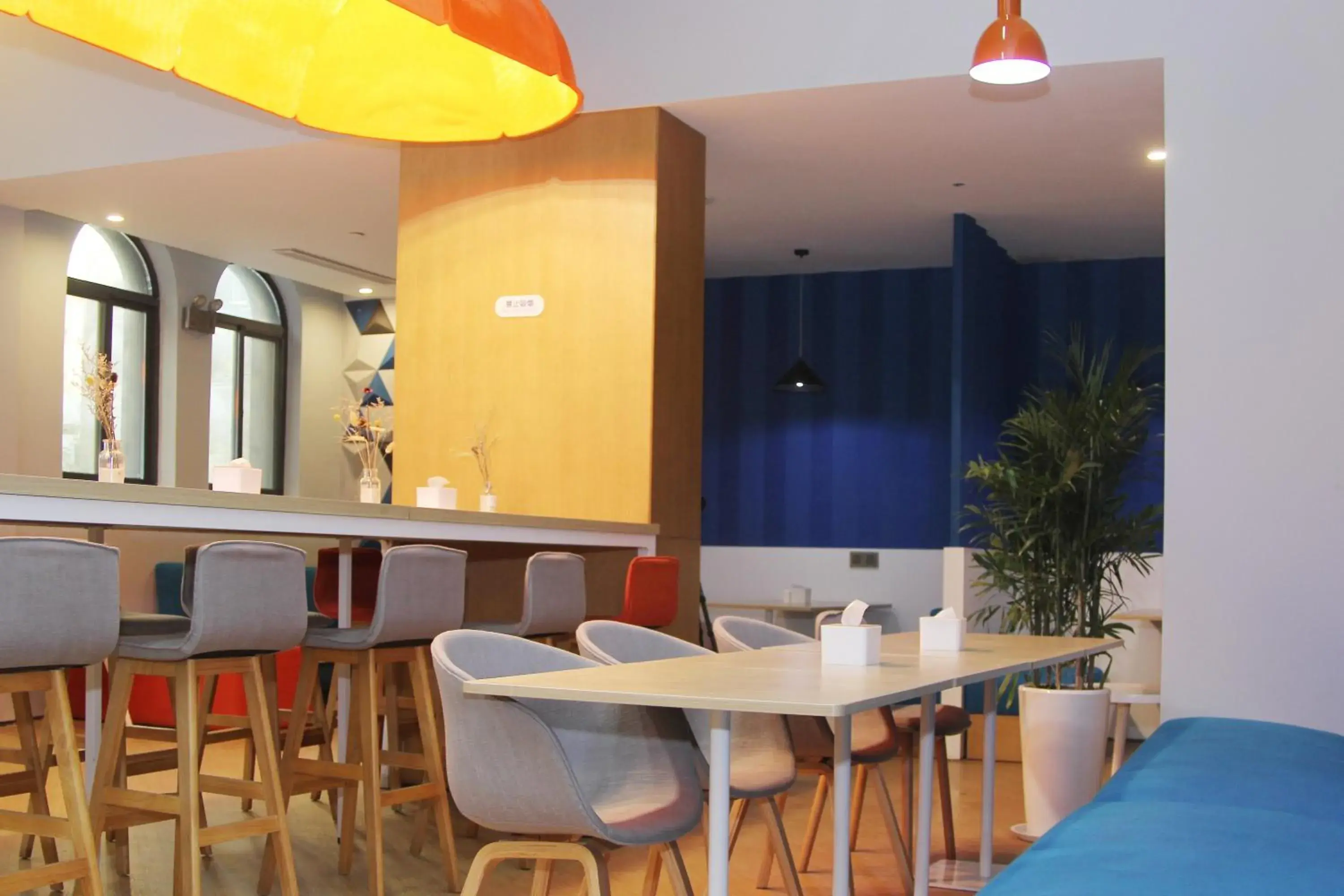 Restaurant/places to eat in Holiday Inn Express Hefei Shushan by IHG Restaurant/places to eat in Holiday Inn Express Hefei Shushan by IHG