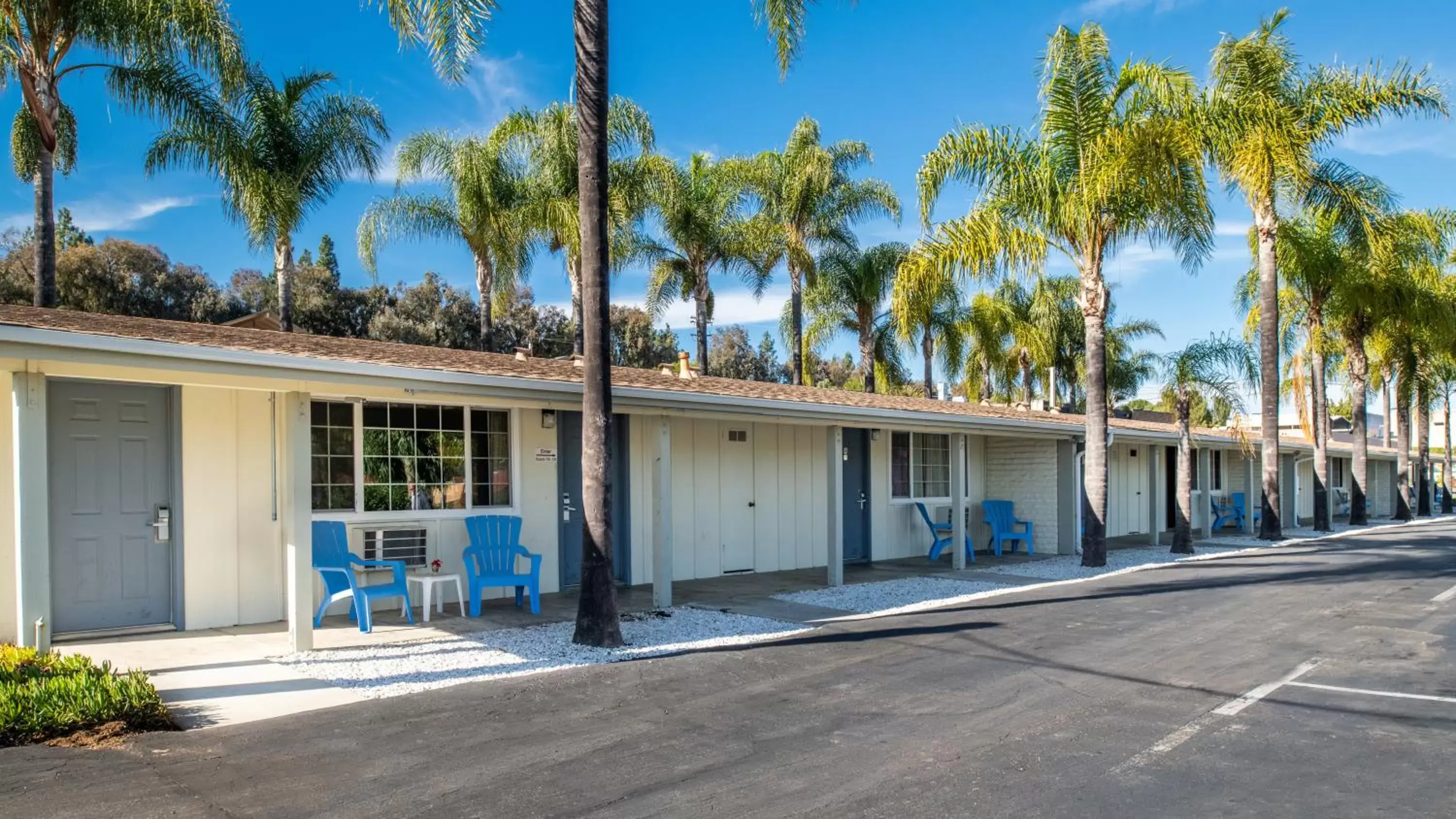 Property Building in Fallbrook Country Inn