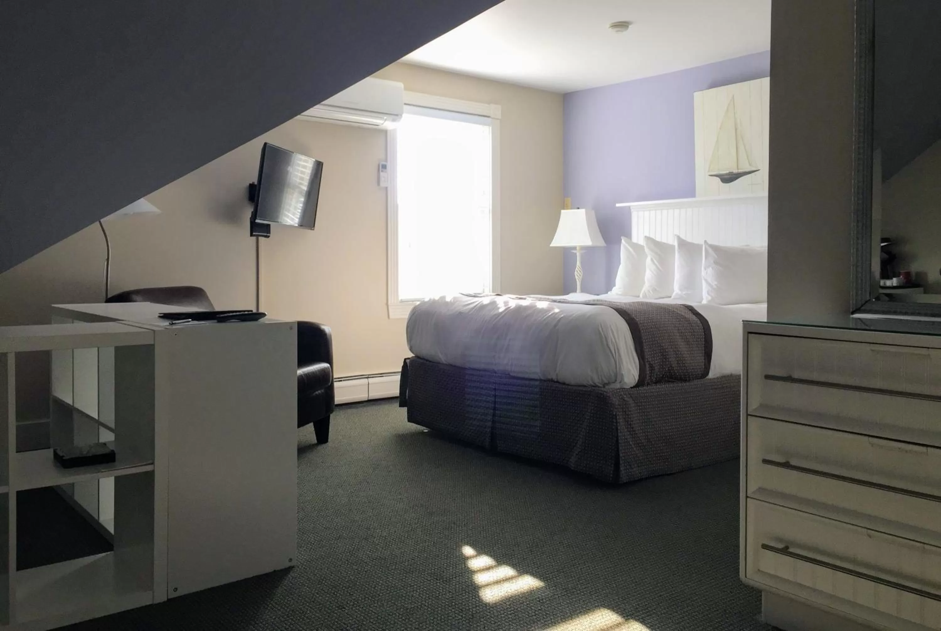 Bedroom, Bed in Pilgrim House