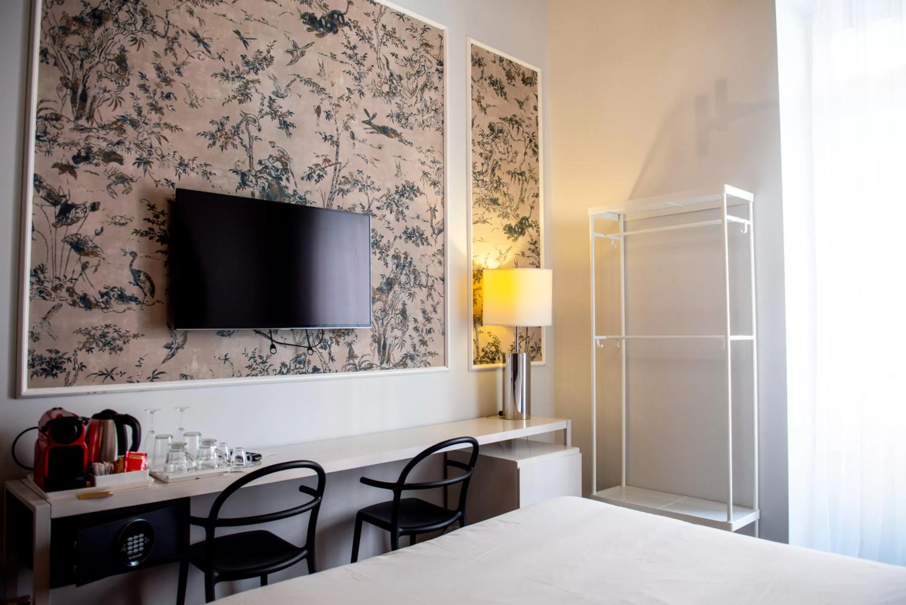 Decorative detail, Bed in Boutique Centrale Palace Hotel