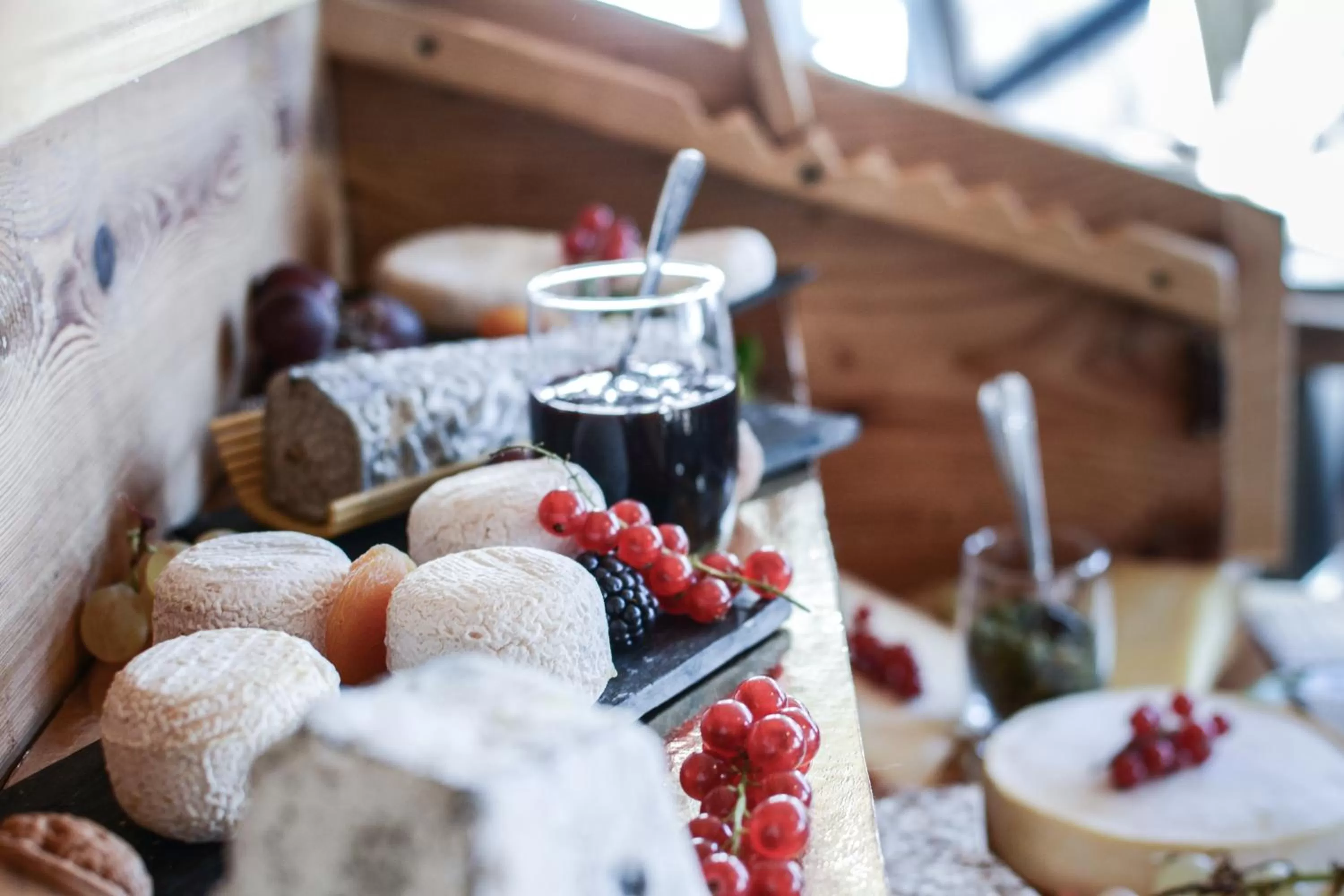 Restaurant/places to eat in Hôtel Les Suites du Montana by Les Etincelles