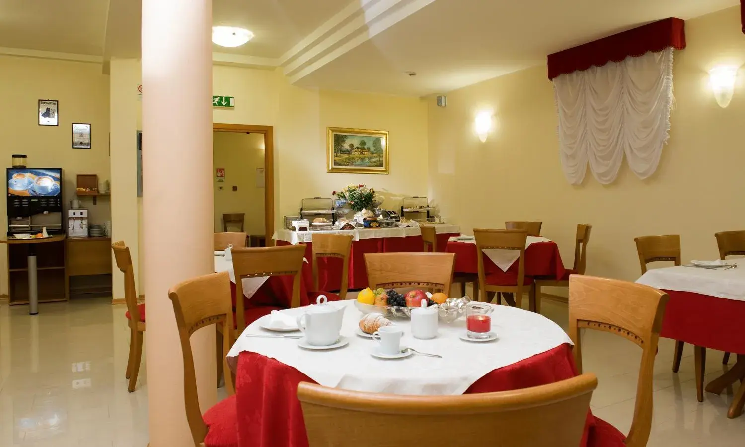 Restaurant/Places to Eat in Hotel Montereale