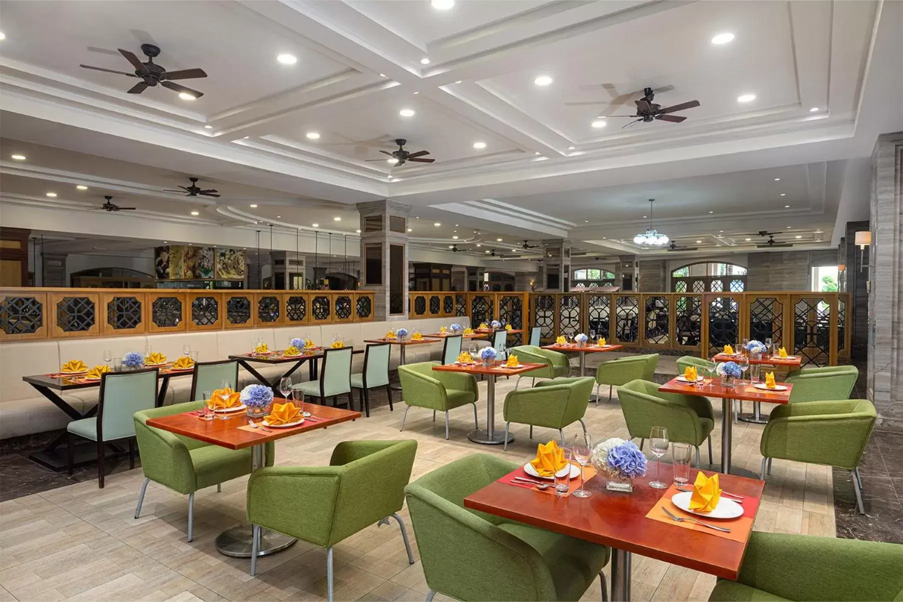 Breakfast, Restaurant/Places to Eat in Crowne Plaza Resort Sanya Bay, an IHG Hotel