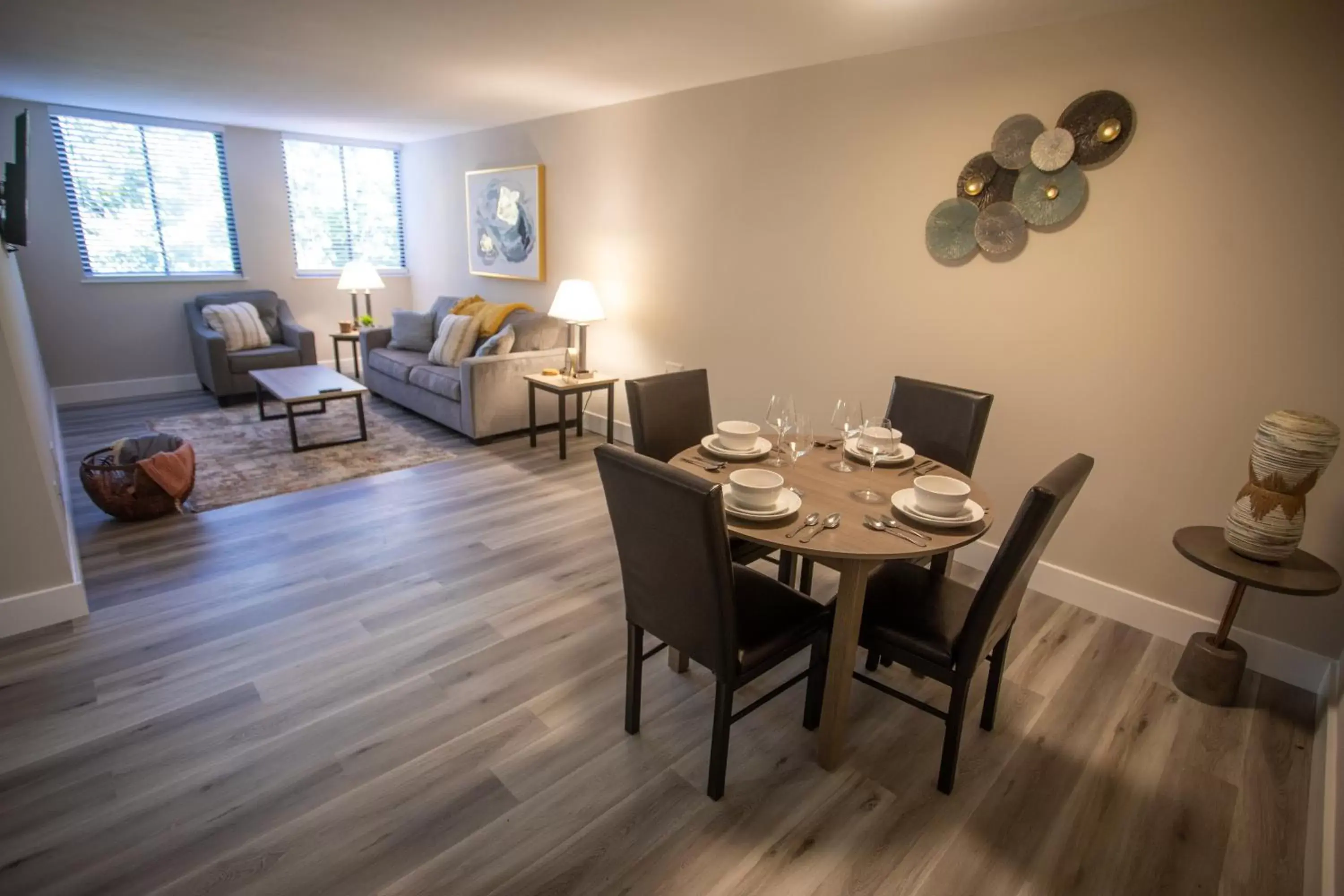 Dining Area in Georgetown Residences by LuxUrban