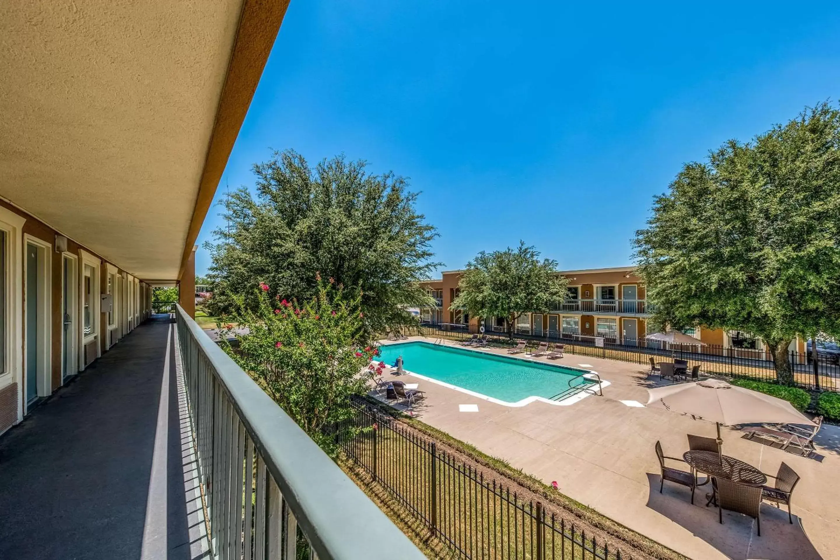 Property building, Pool View in Quality Inn Gainesville
