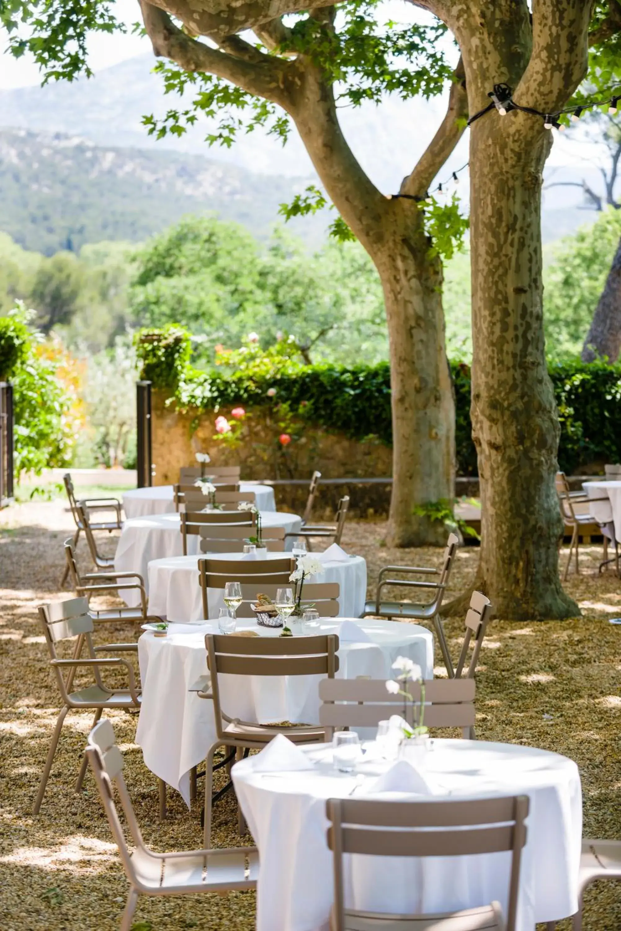 Patio, Restaurant/Places to Eat in Les Lodges Sainte-Victoire Hotel & Spa