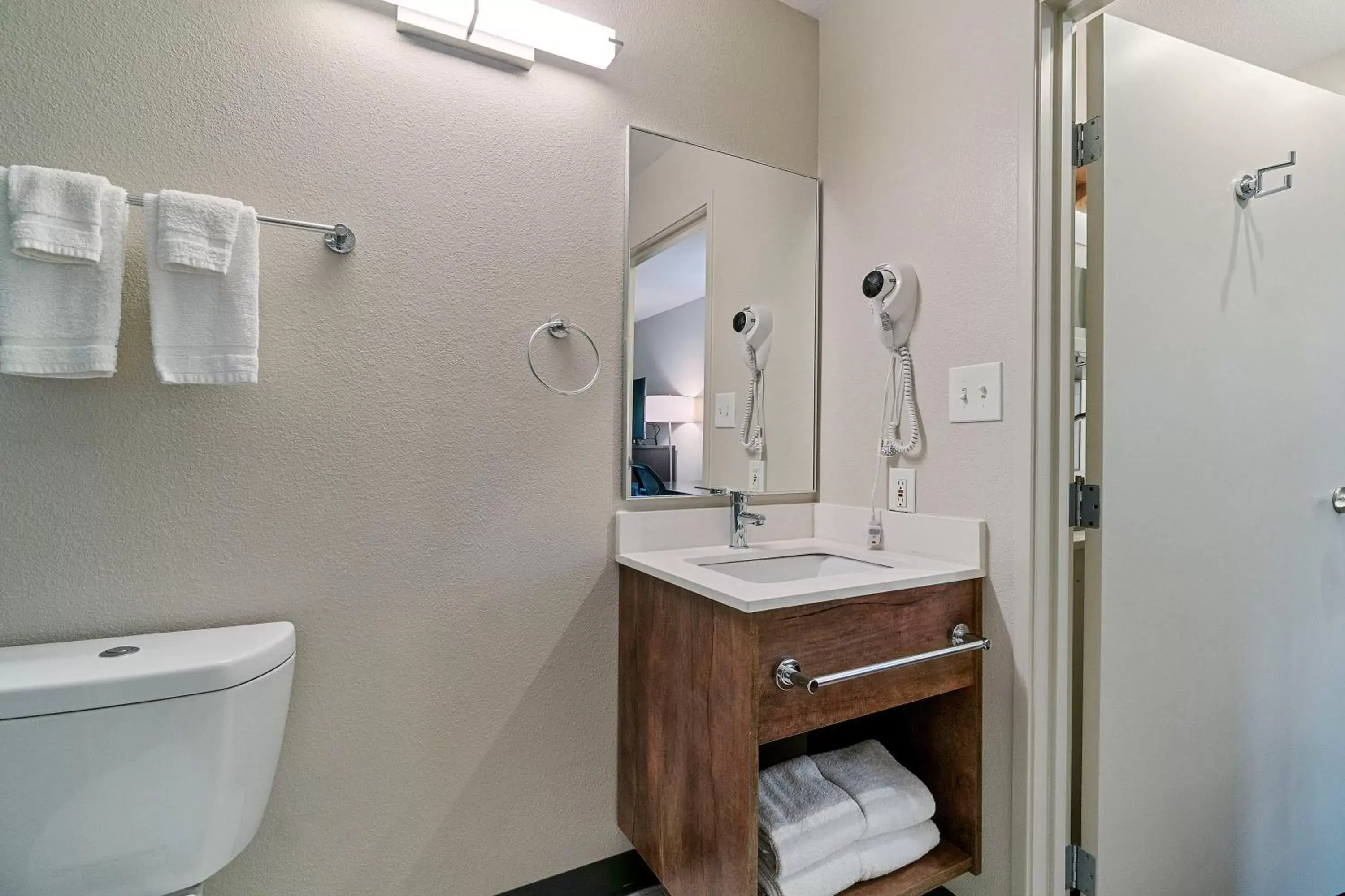 Bathroom in Extended Stay America Suites - San Francisco - San Mateo - SFO