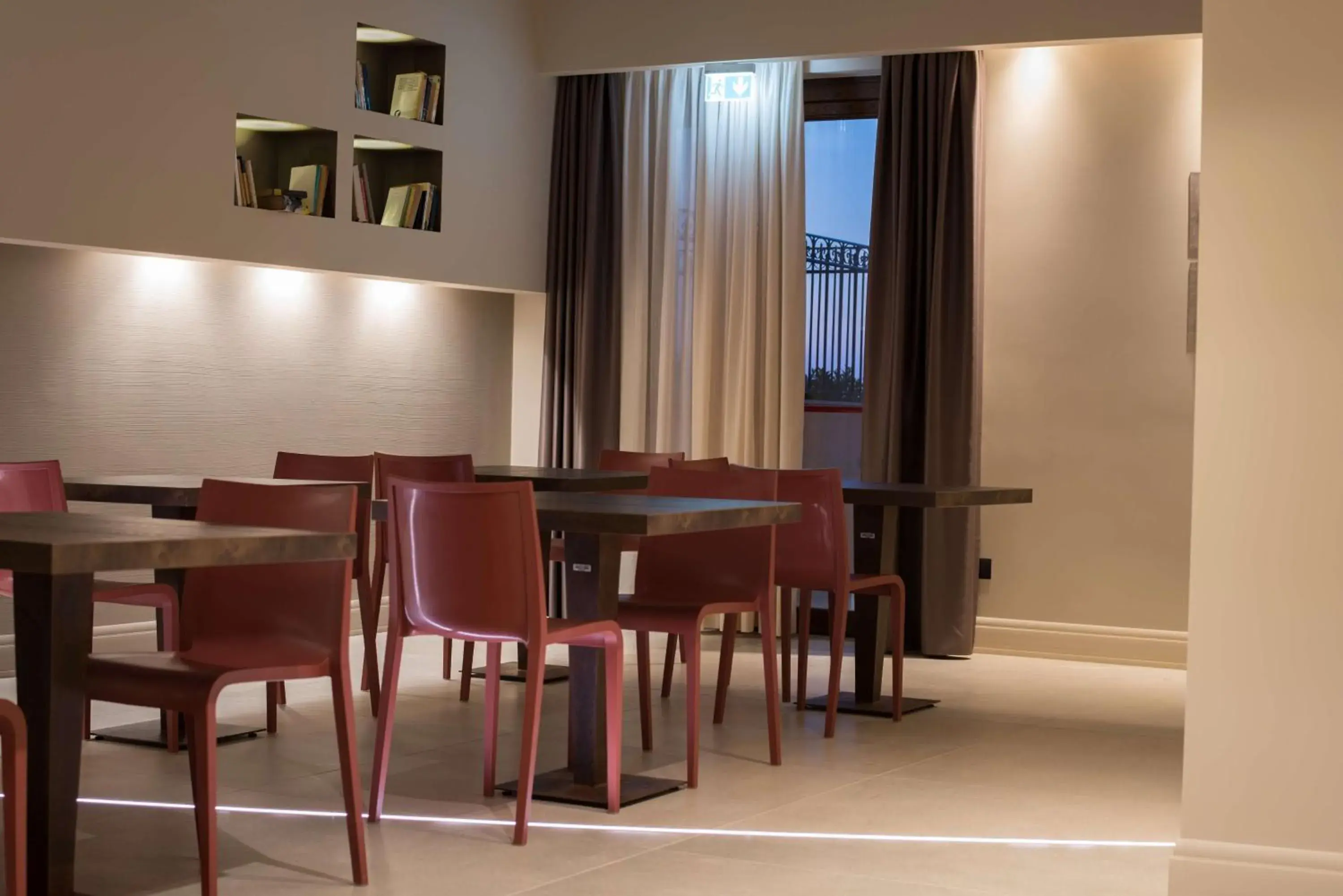 Communal lounge/ TV room in Best Western Plus Hotel Terre di Eolo