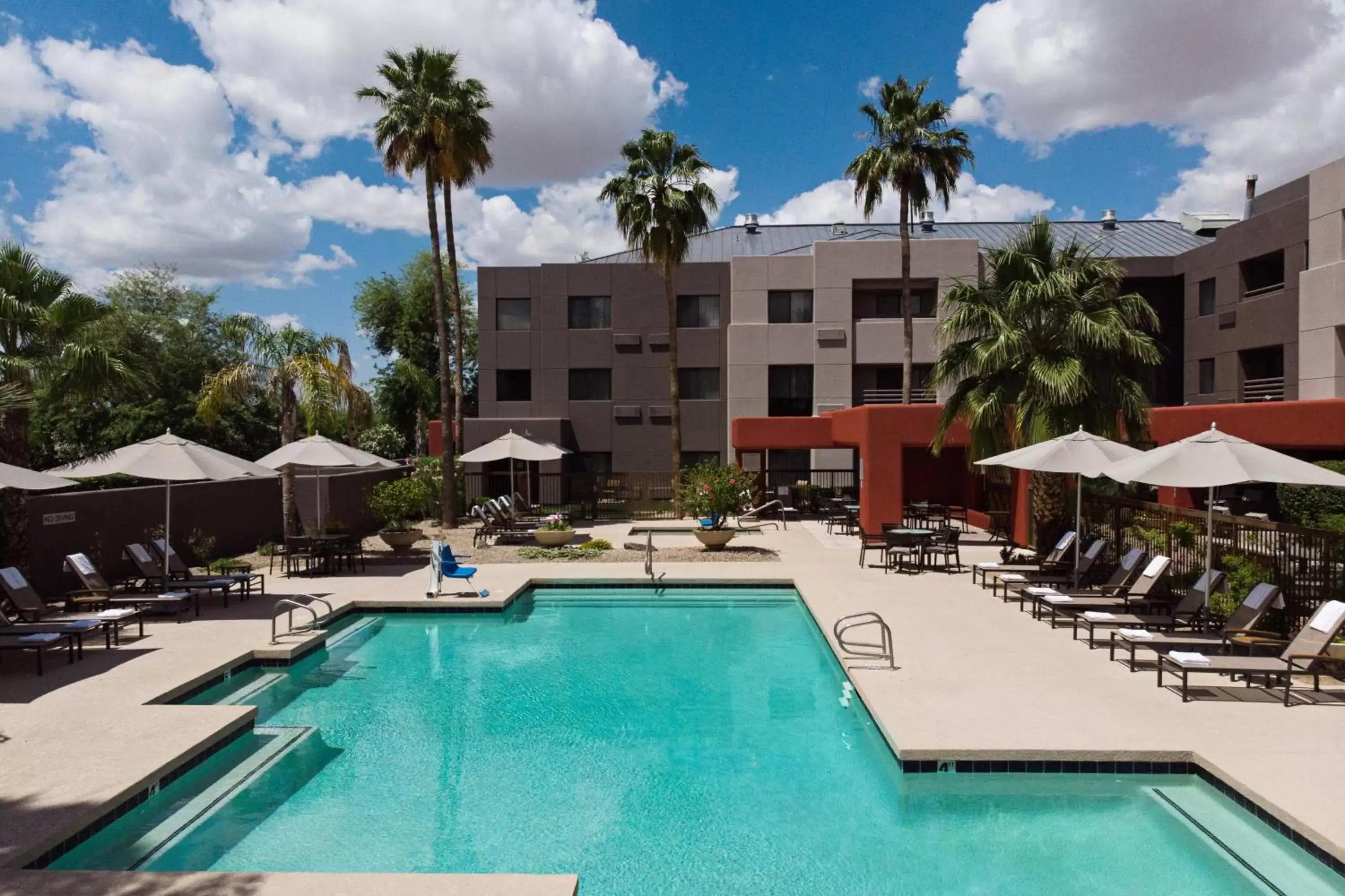 Swimming Pool in Courtyard Scottsdale North