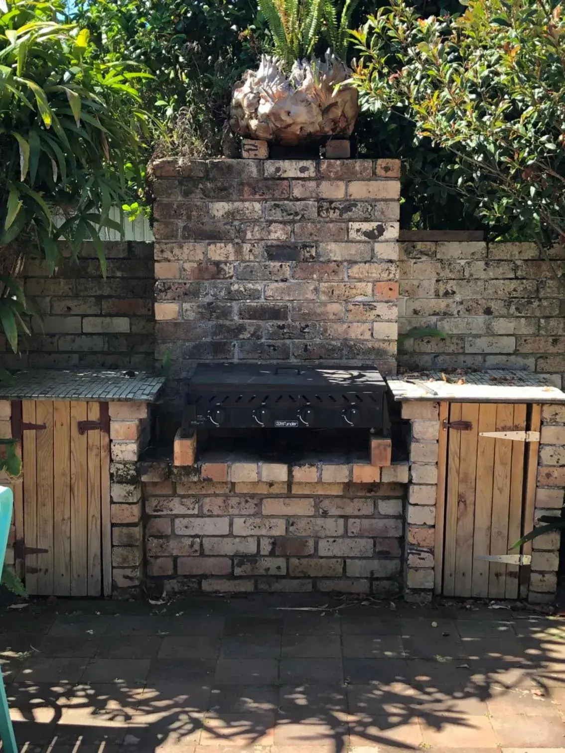 BBQ facilities in Pleasant Way River Lodge