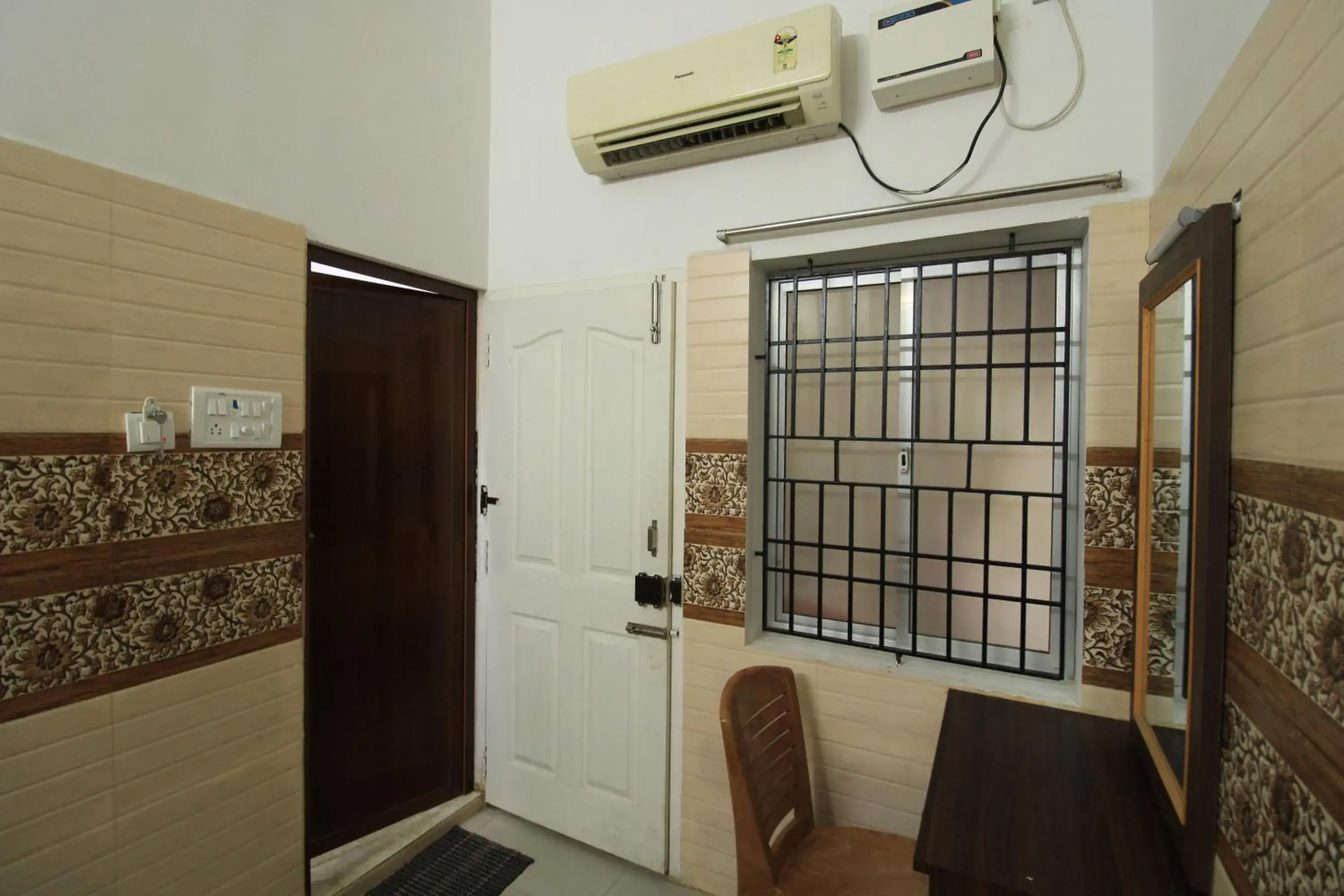 air conditioner, Kitchen/Kitchenette in Just Guest House