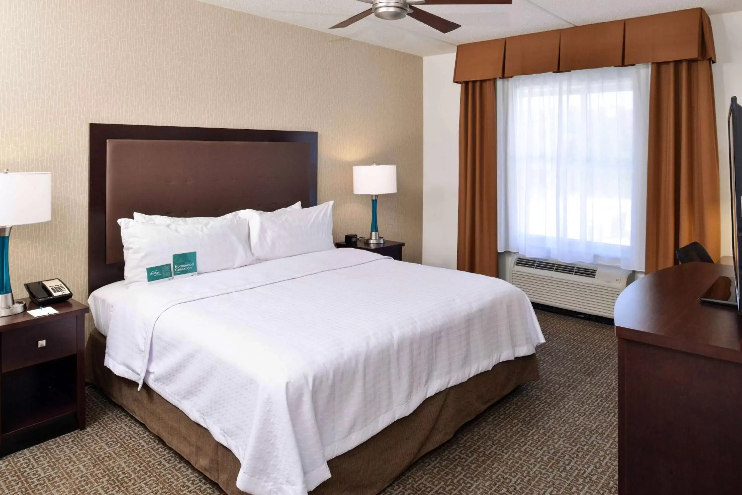 Bed in Homewood Suites by Hilton Columbia/Laurel