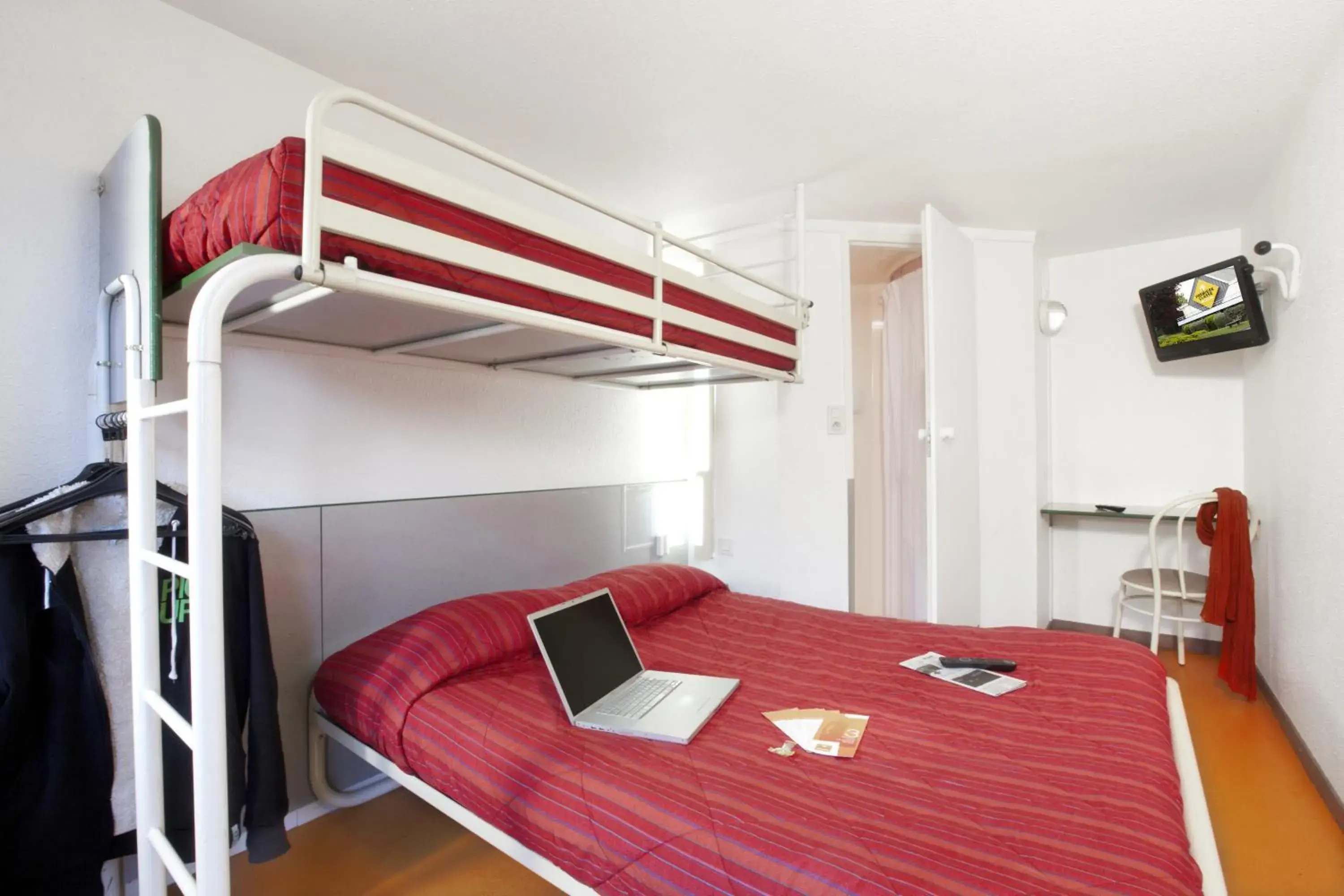 Bed, Bunk Bed in Premiere Classe Vierzon