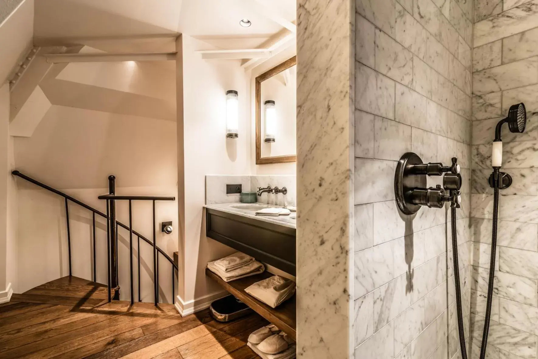 Superior King Suite in 1898 The Post Superior King Suite in 1898 The Post