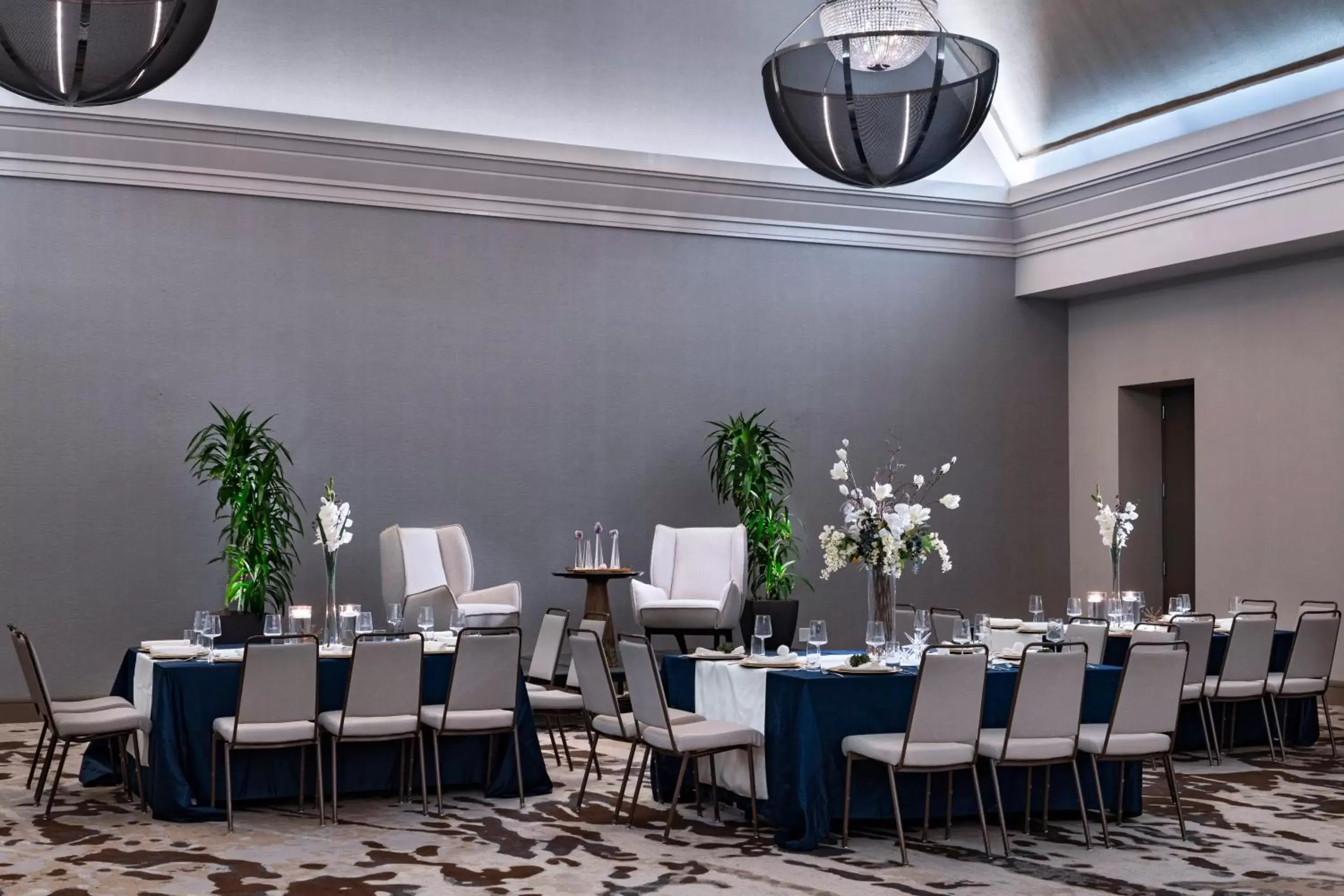 Meeting/conference room, Restaurant/Places to Eat in AC Hotel by Marriott Houston Downtown