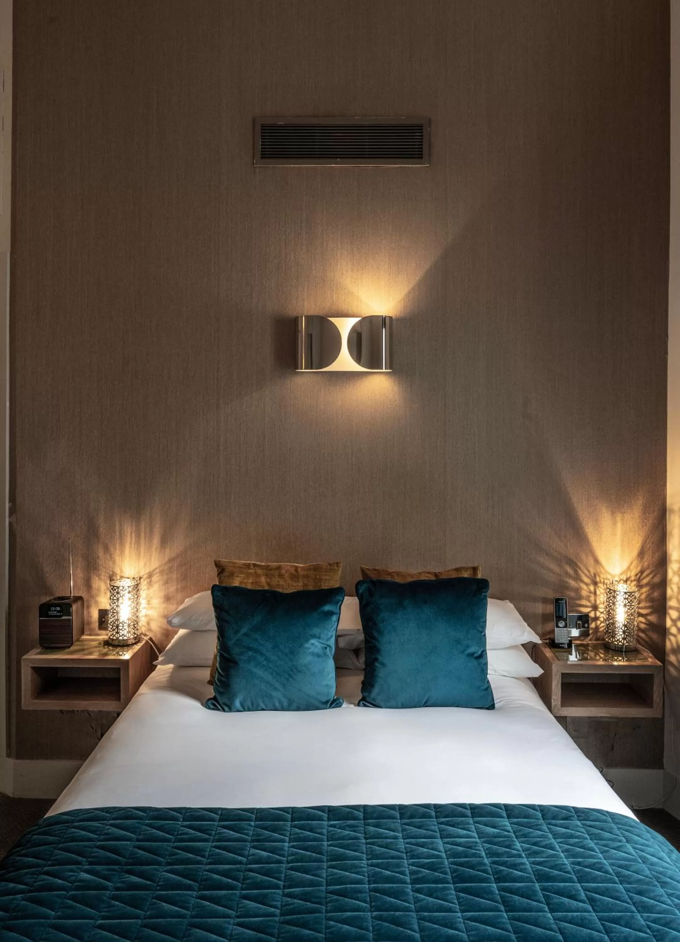 Bed in York & Albany