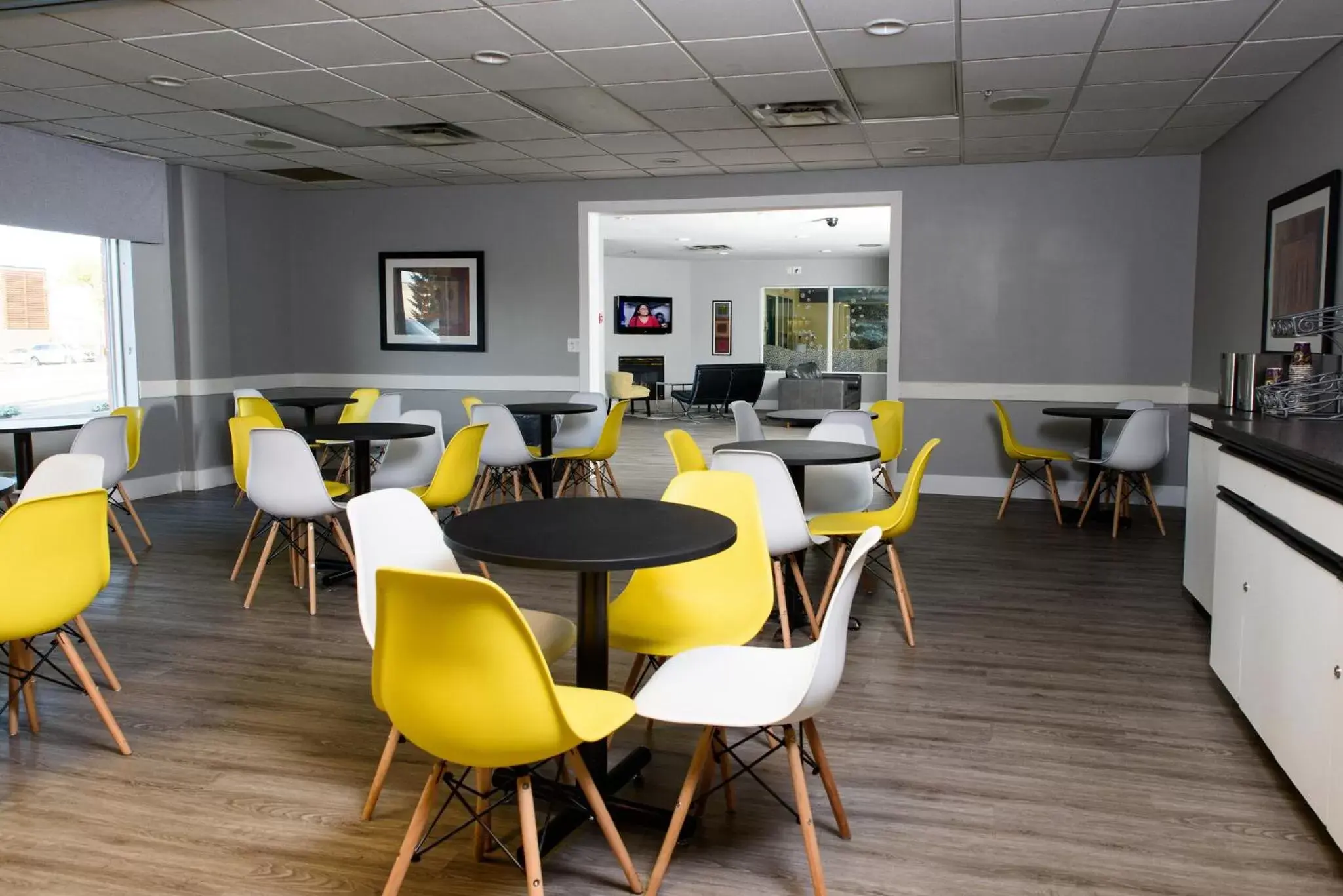 Continental breakfast, Restaurant/Places to Eat in Super 8 by Wyndham Edmonton South