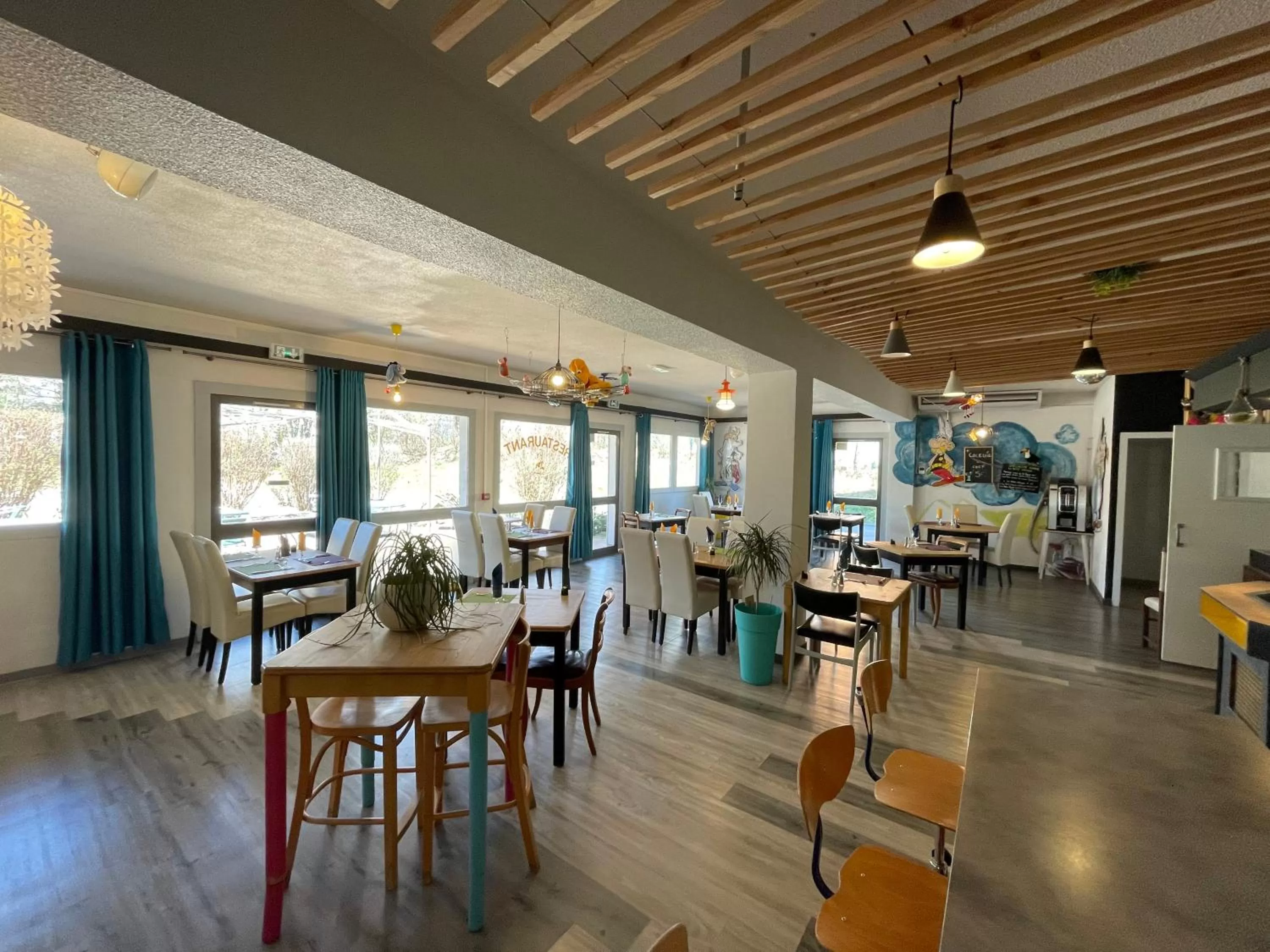 Restaurant/places to eat in NESTOR HOTEL GAP et Restaurant