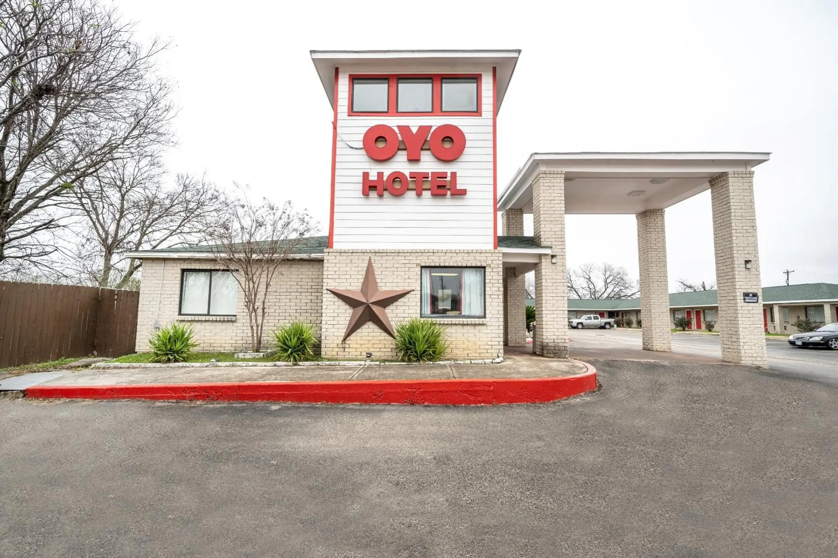 Facade/entrance, Property Building in OYO Hotel San Antonio near AT&T Center