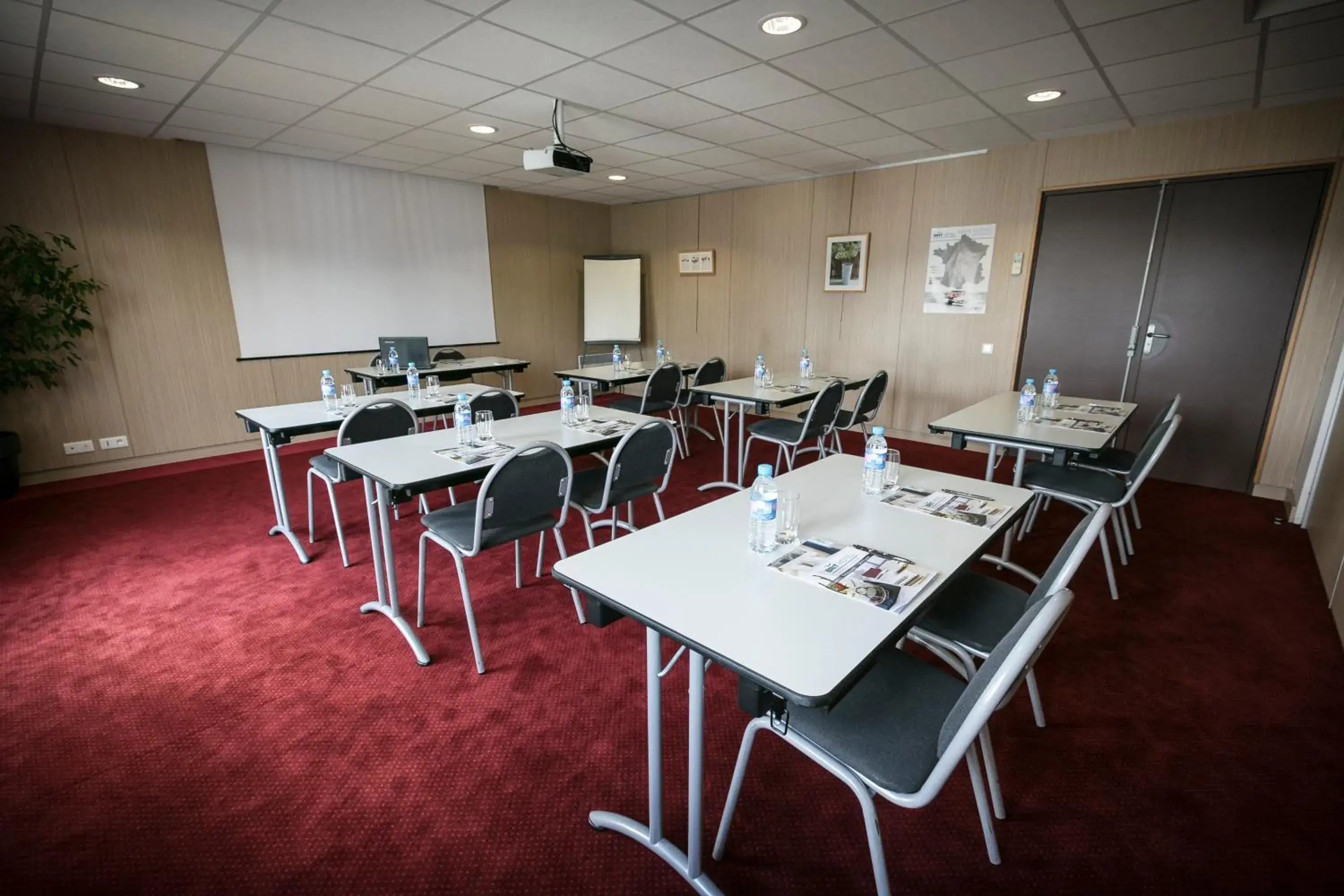 Meeting/conference room, Business Area/Conference Room in Brit Hotel Rennes Le Castel